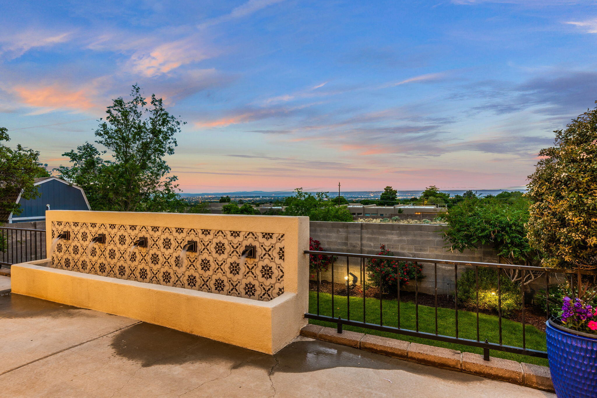 3901 Calle Pino NE