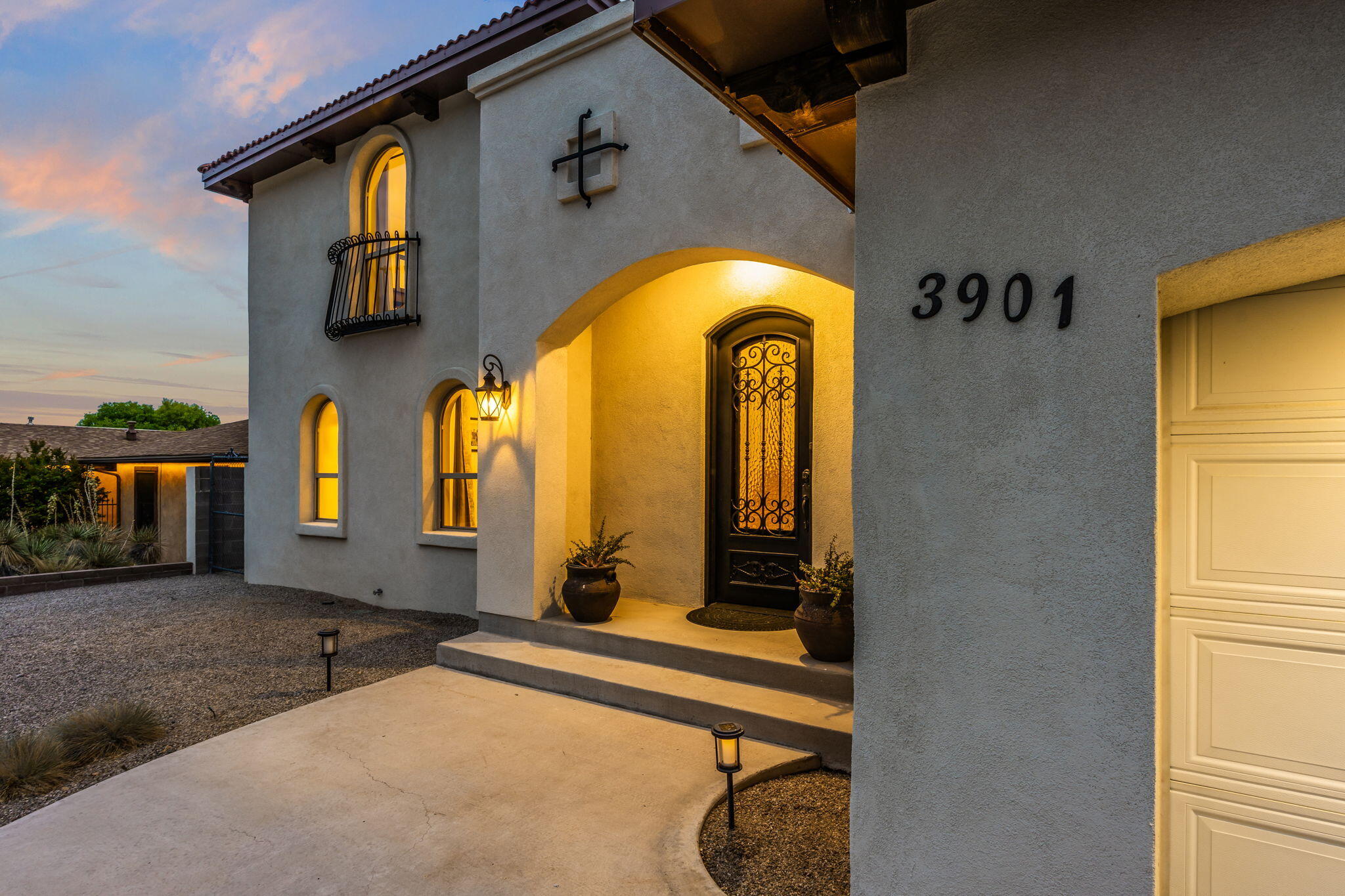 3901 Calle Pino NE