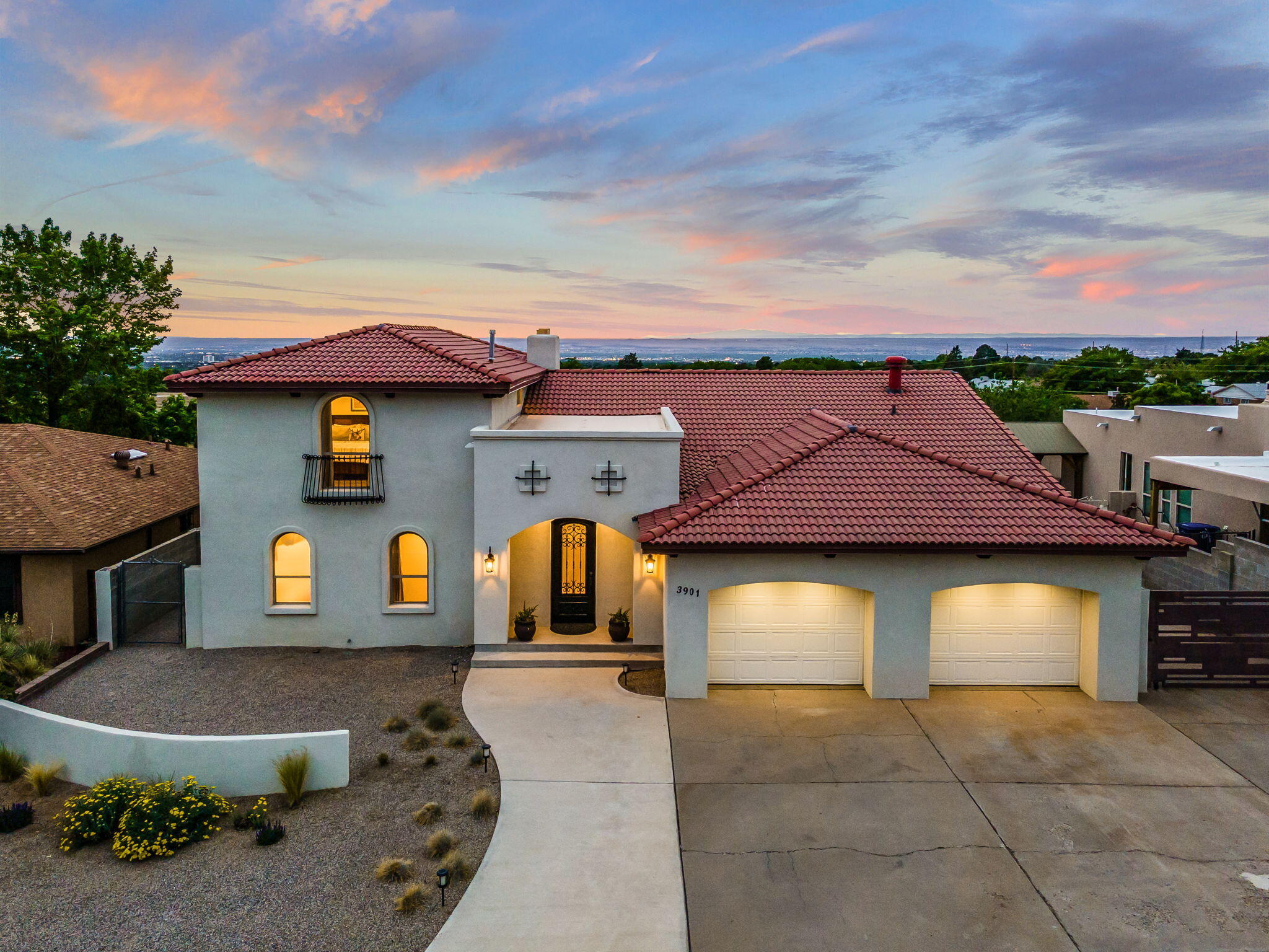 3901 Calle Pino NE