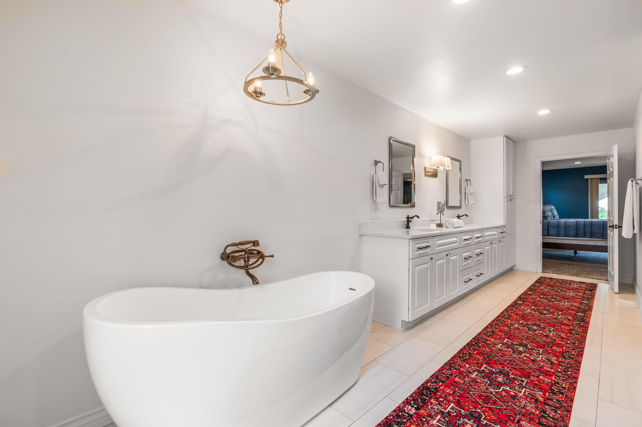 3901 Calle Pino NE