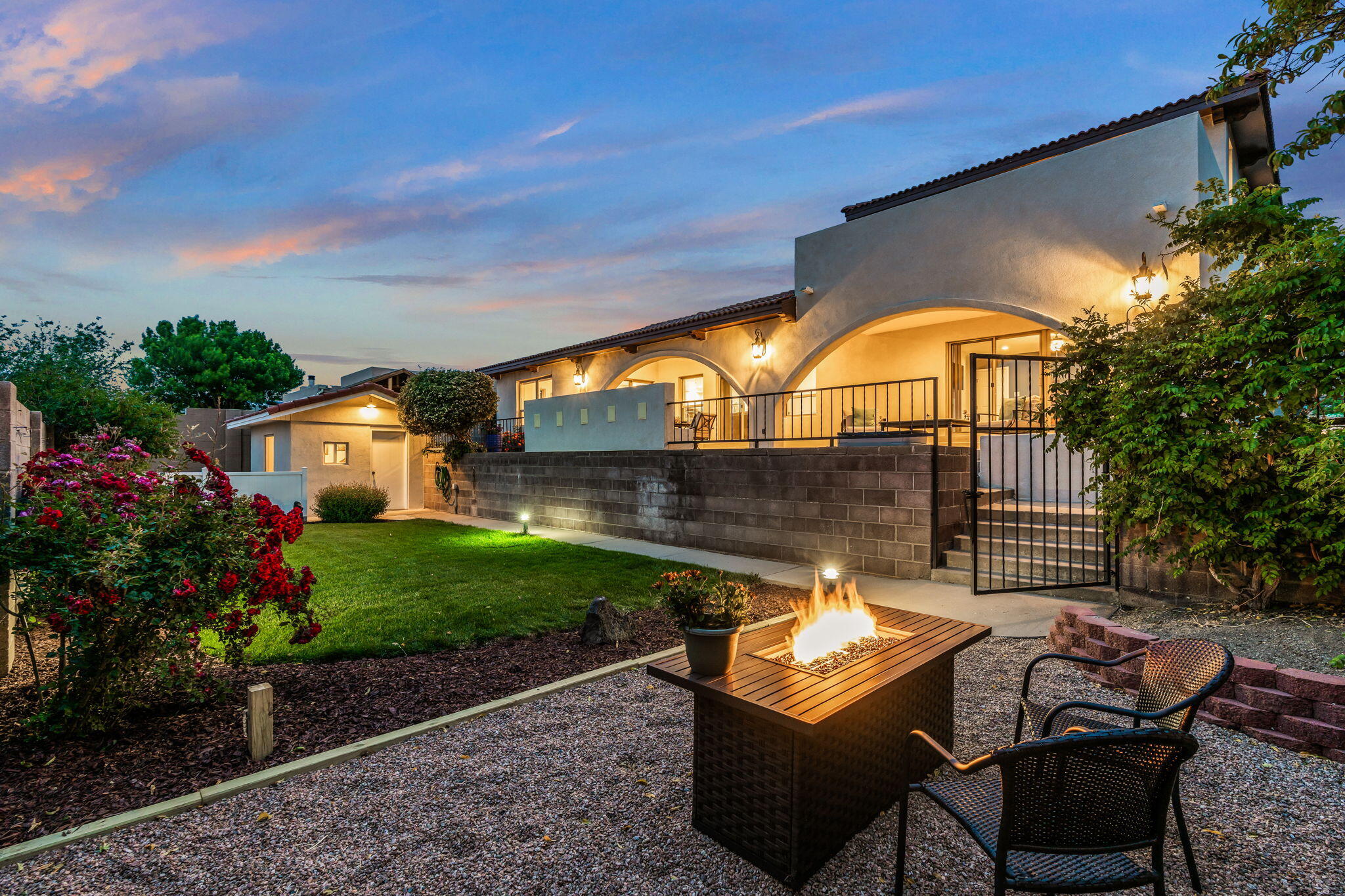 3901 Calle Pino NE
