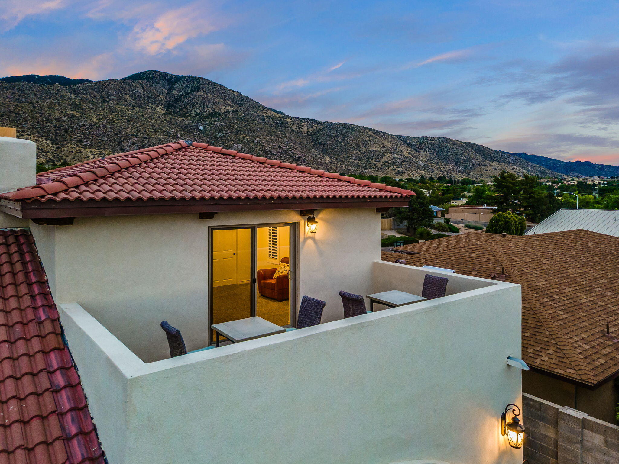 3901 Calle Pino NE