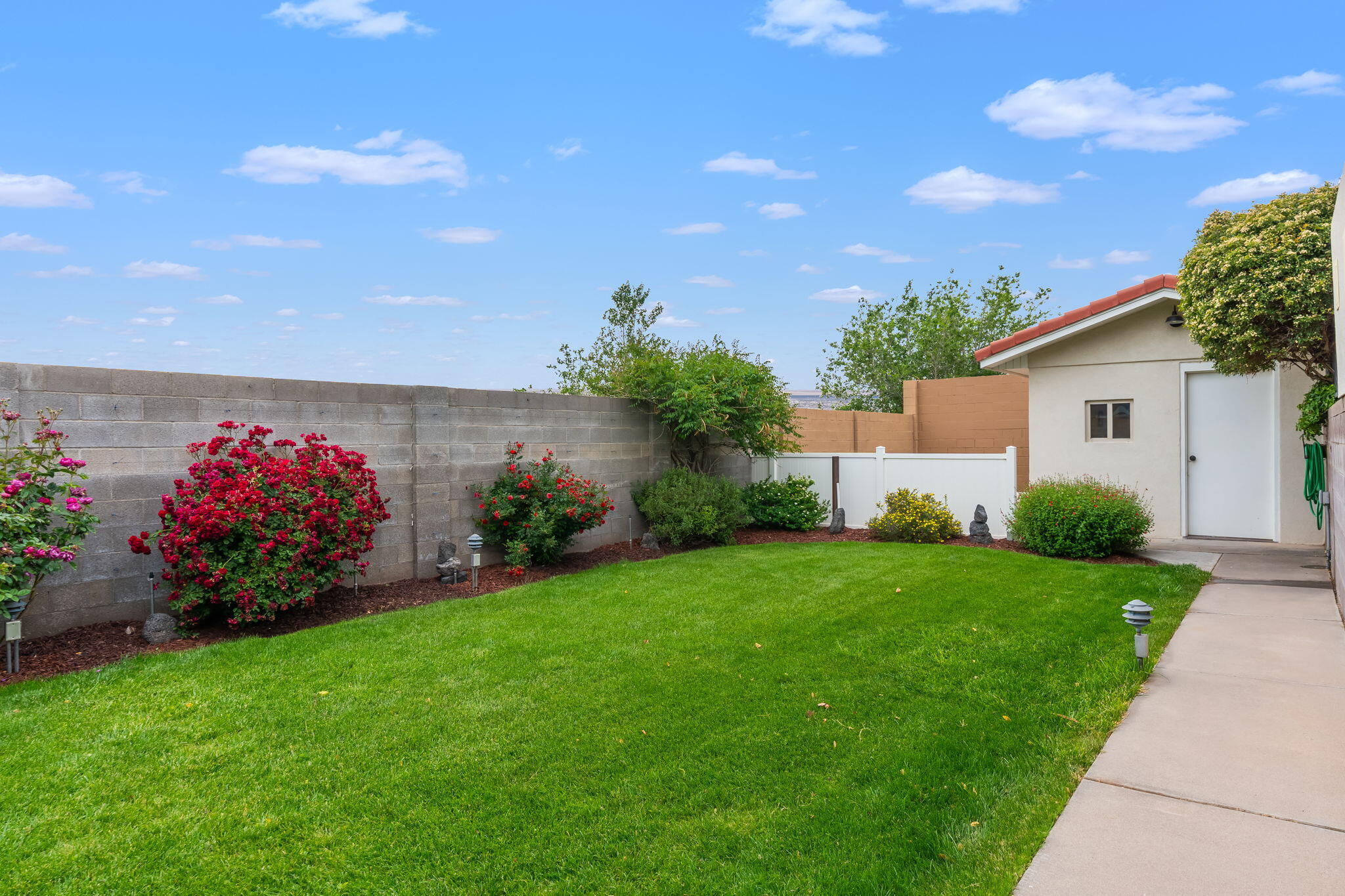 3901 Calle Pino NE