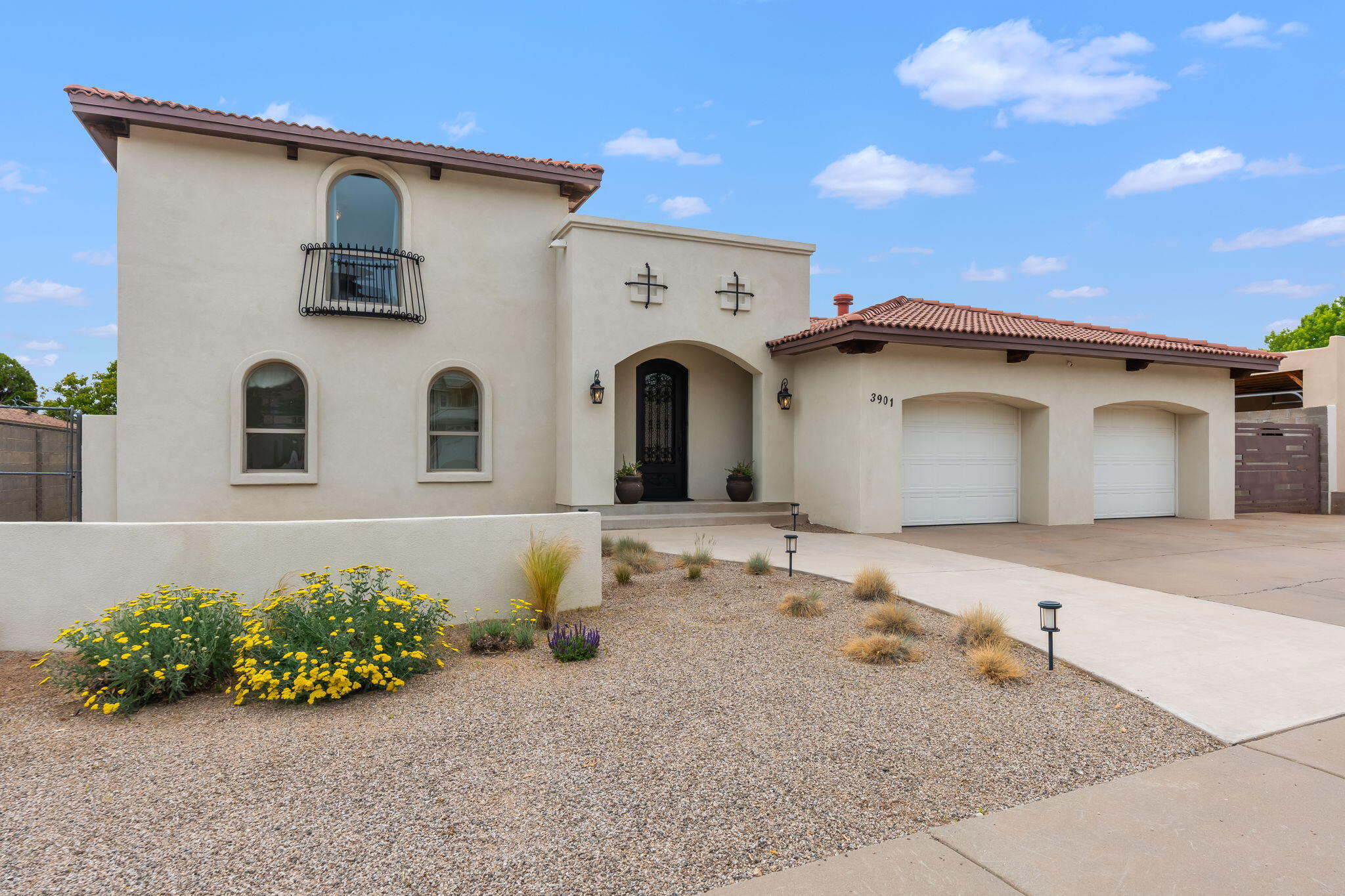 3901 Calle Pino NE