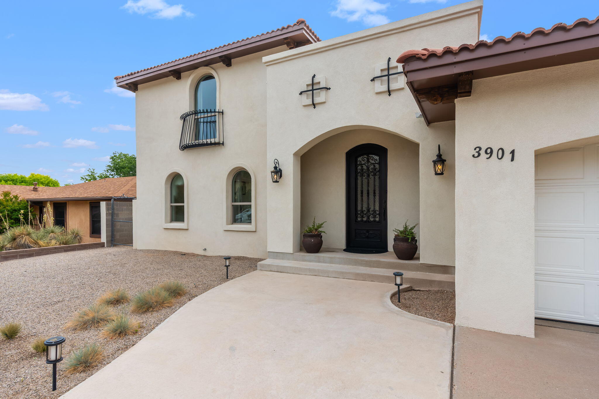 3901 Calle Pino NE