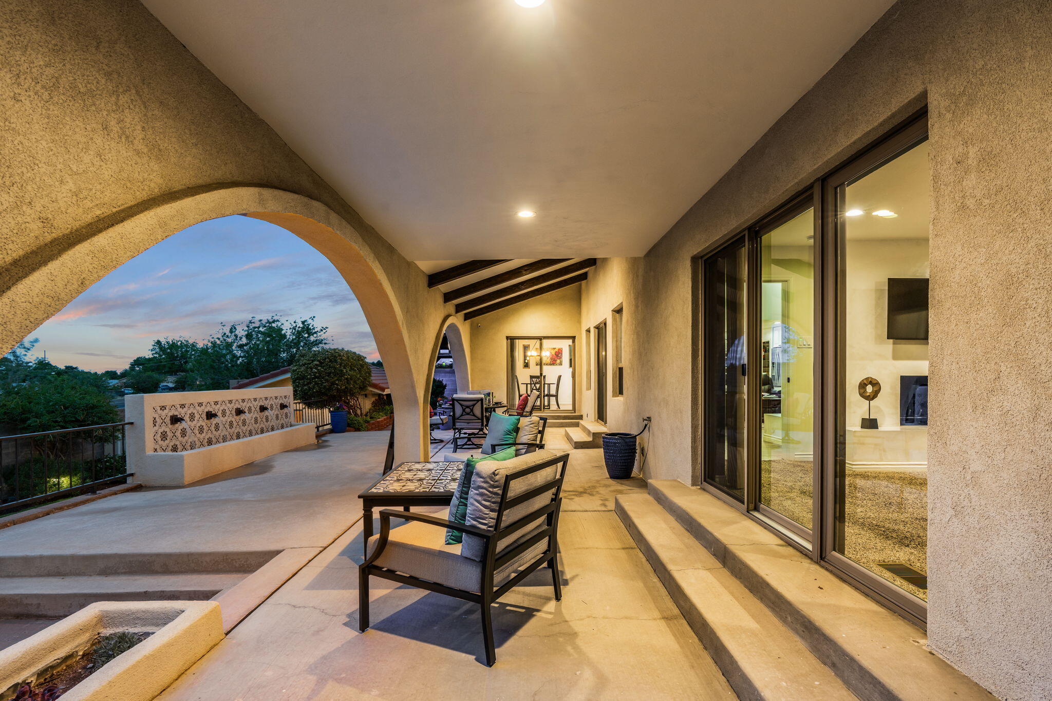 3901 Calle Pino NE