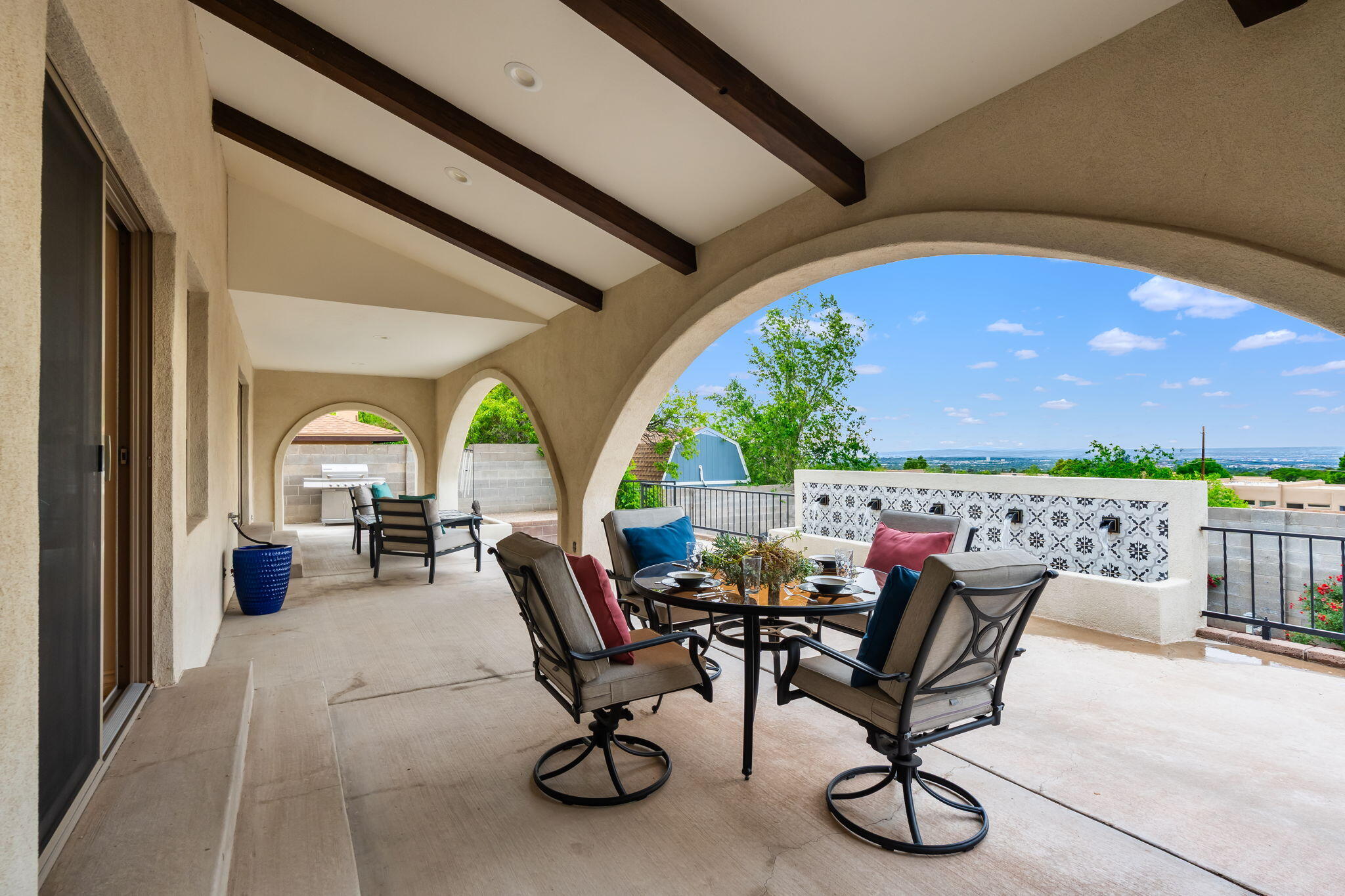 3901 Calle Pino NE