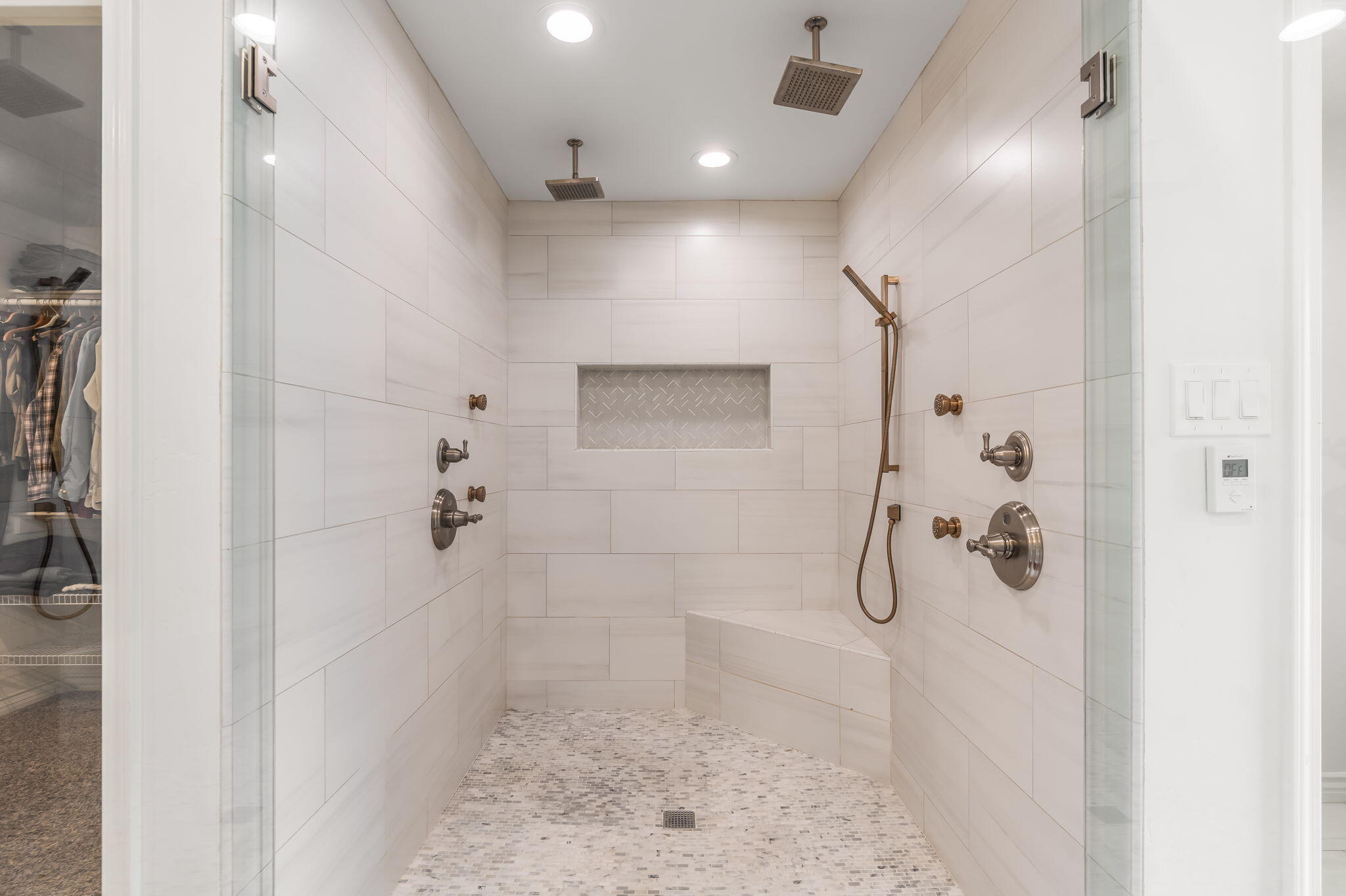 3901 Calle Pino NE