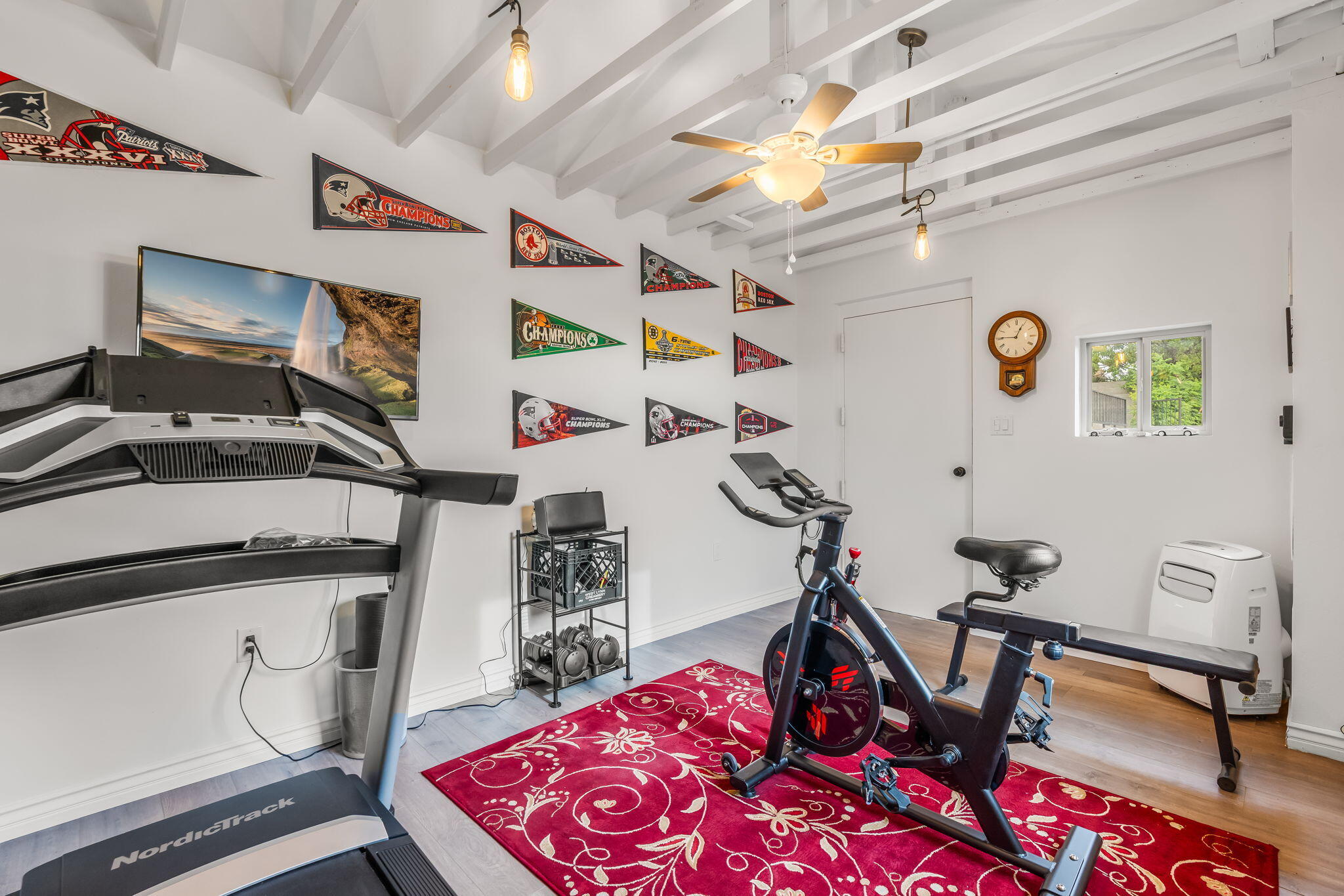 3901 Calle Pino NE