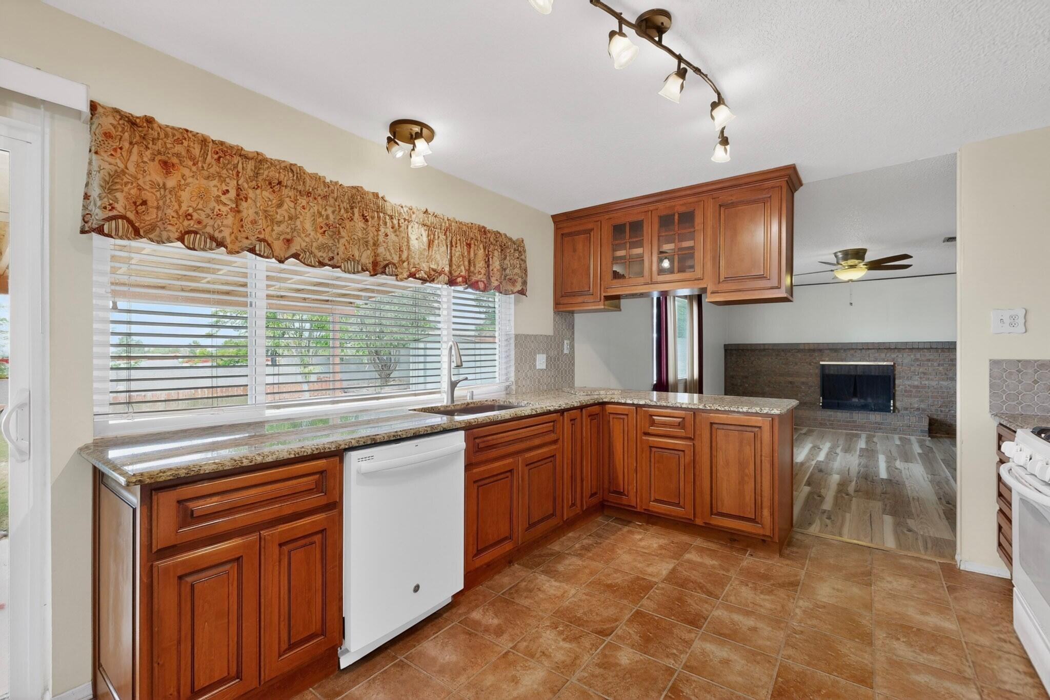 4521 Jamaica Drive NE