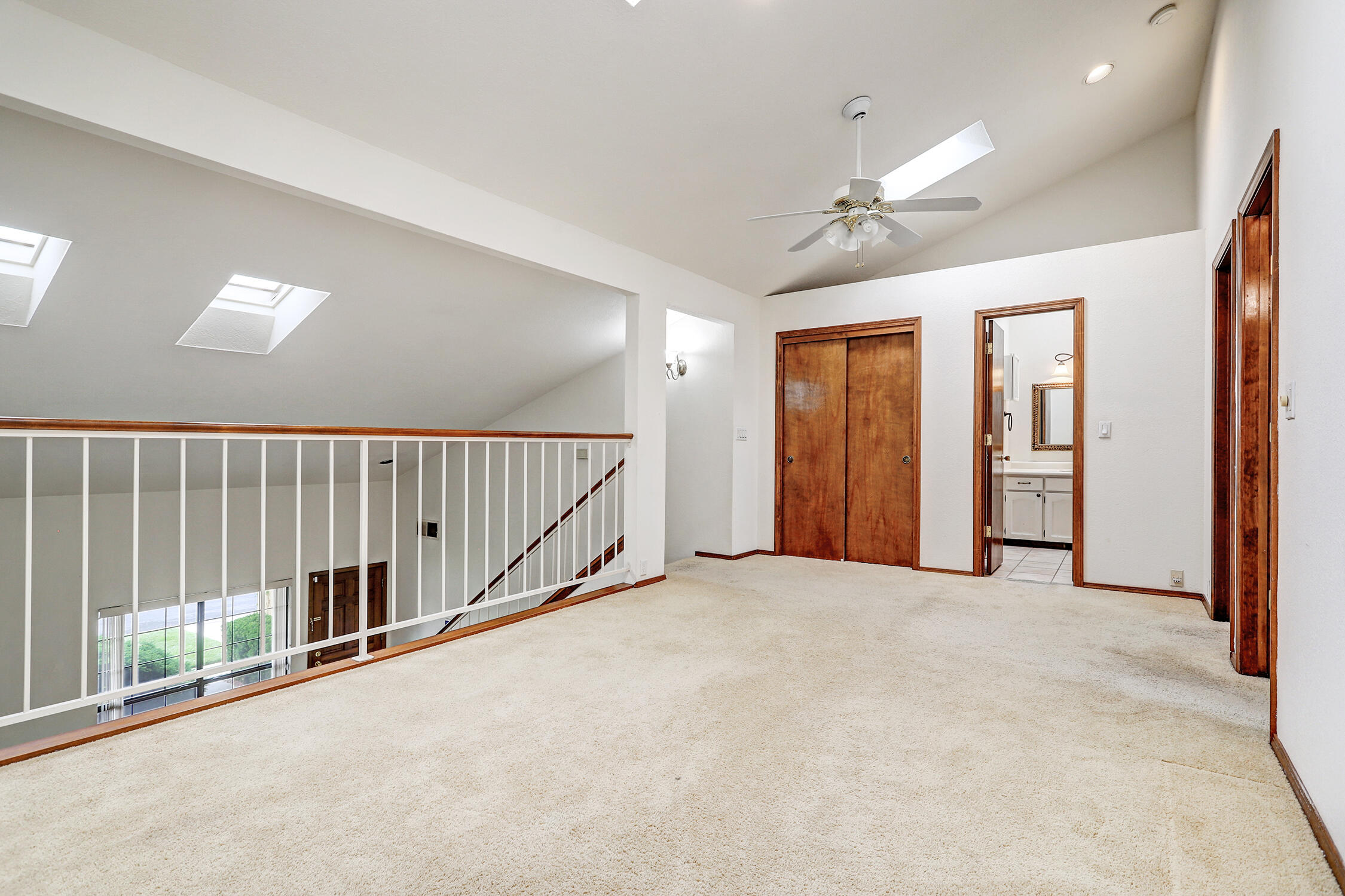 10713 Griffith Park Drive NE