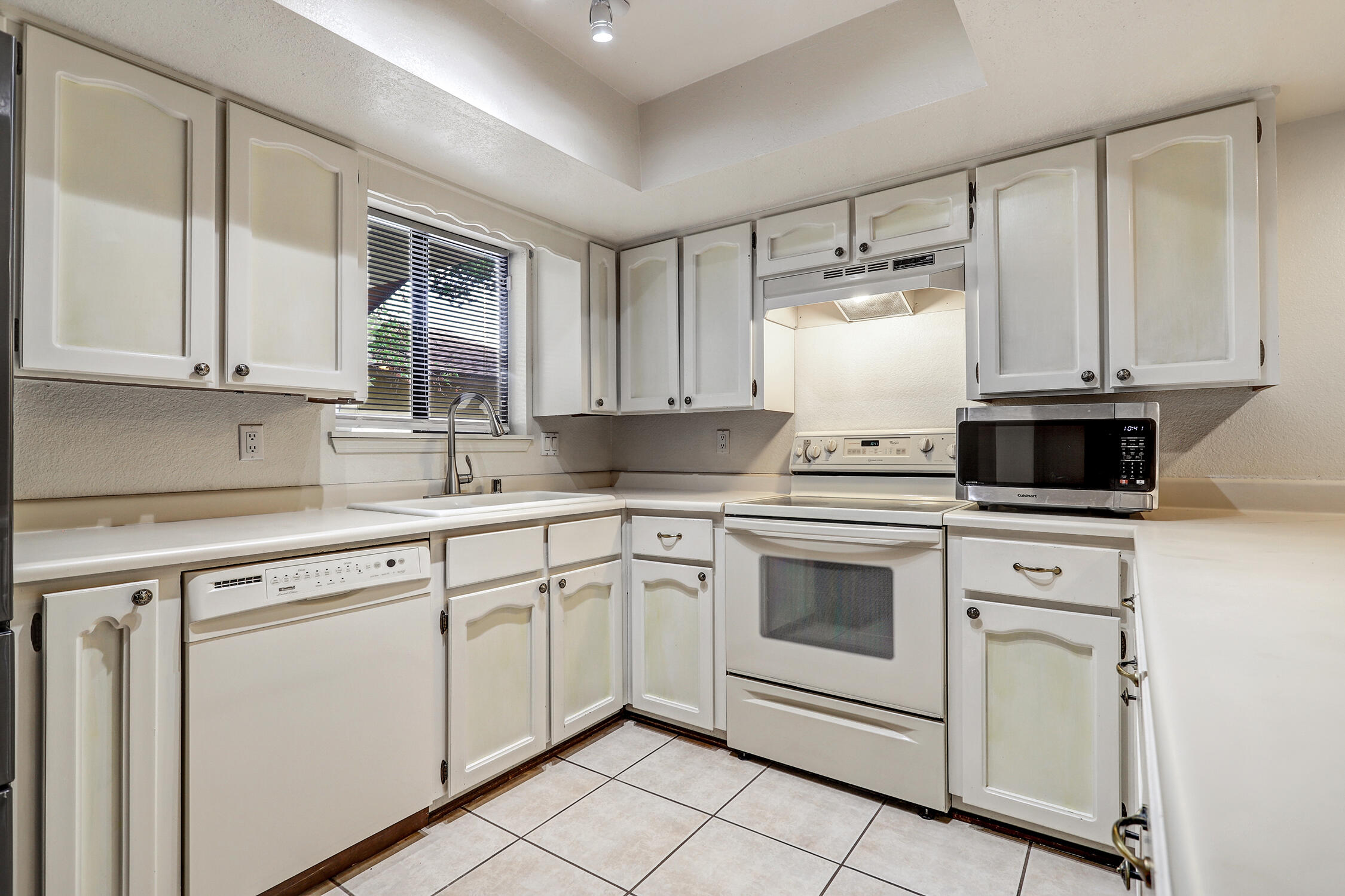 10713 Griffith Park Drive NE