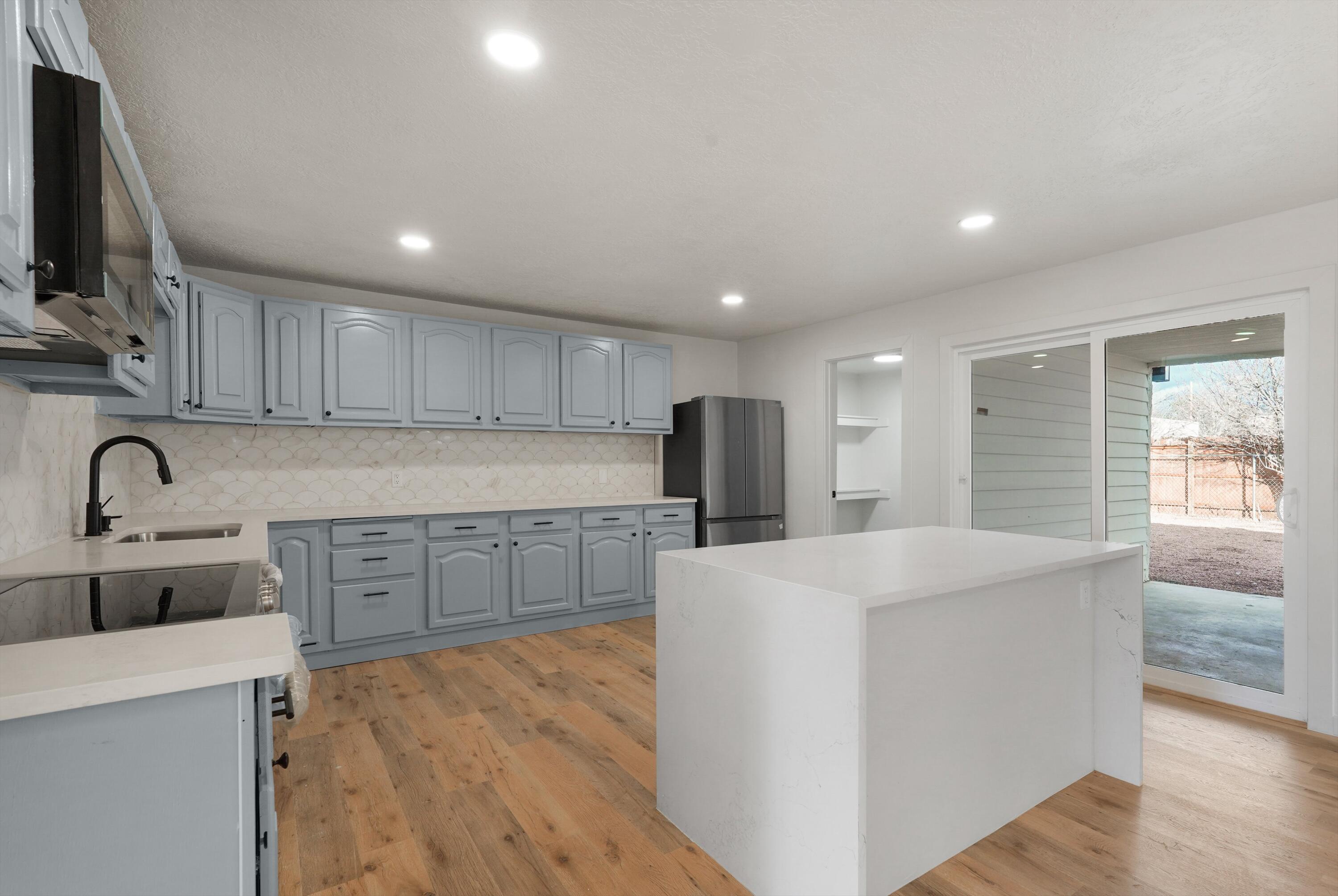 1019 Santa Clara Drive