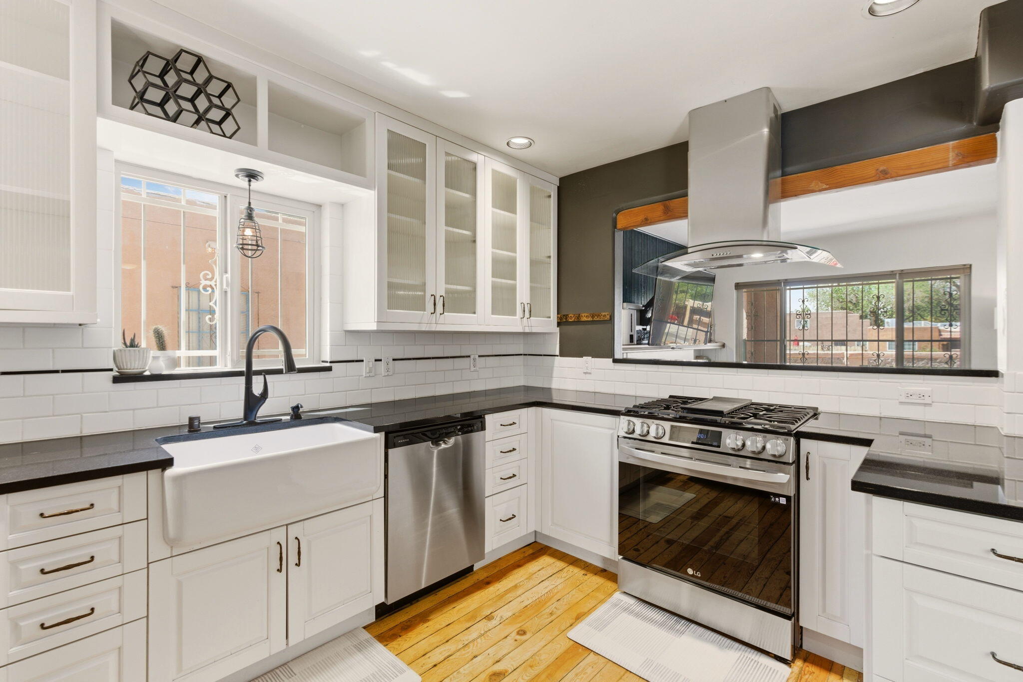 422 Carlisle Boulevard SE