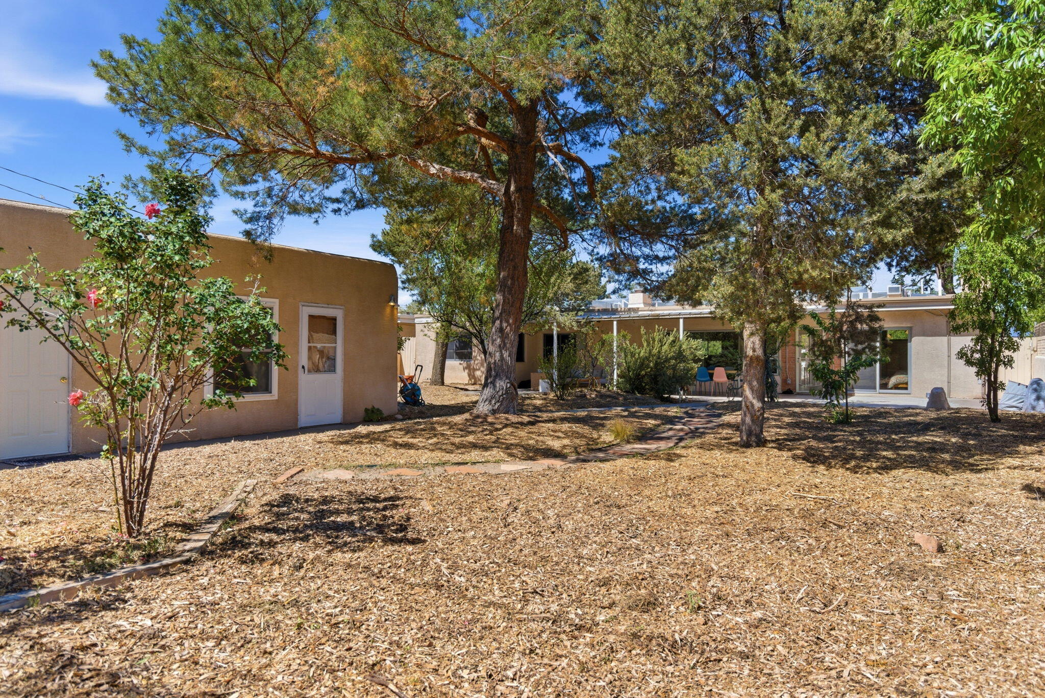 808 Parkland Circle SE