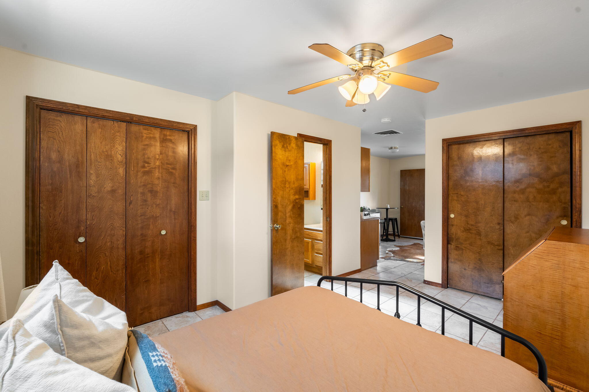 808 Parkland Circle SE