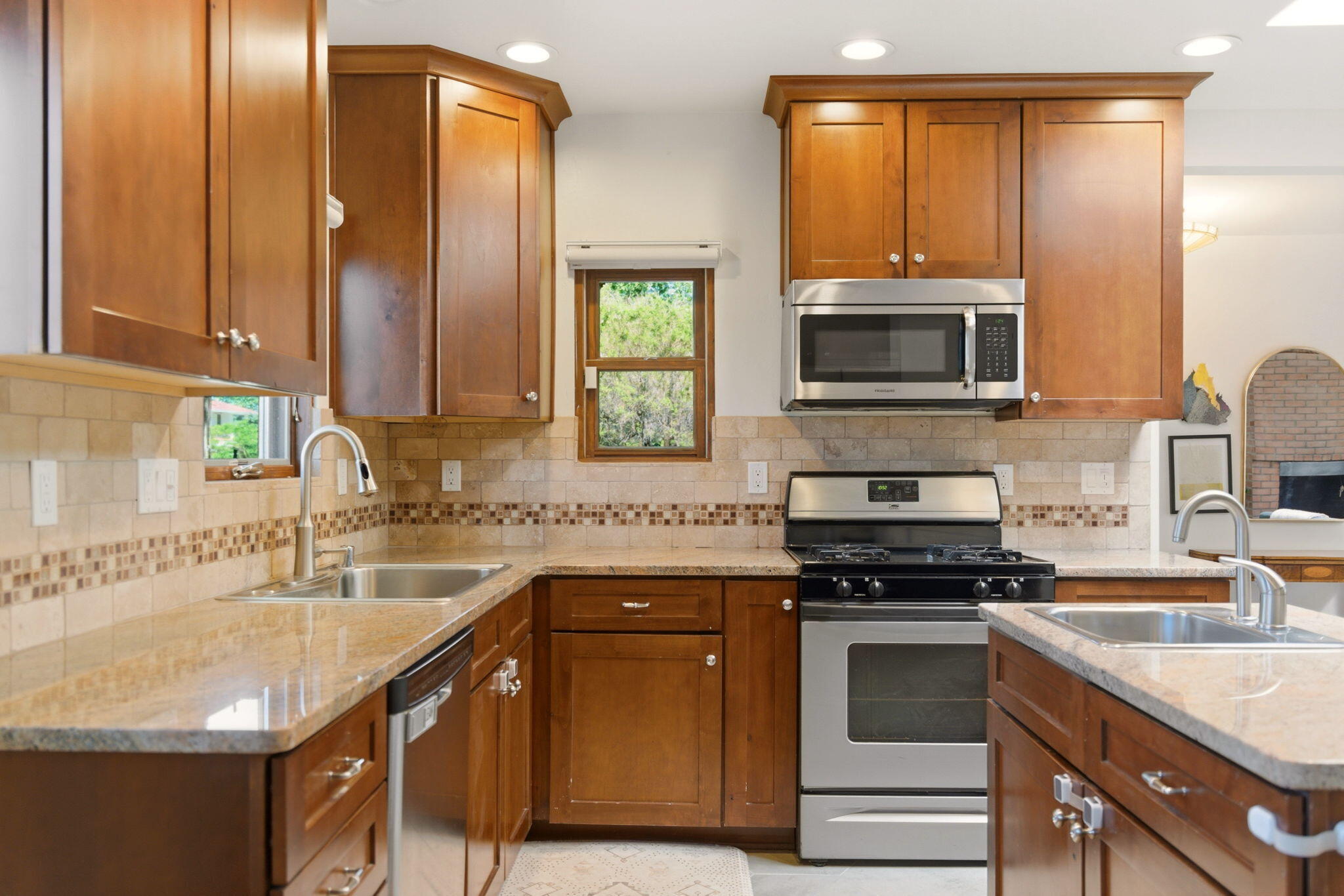 808 Parkland Circle SE