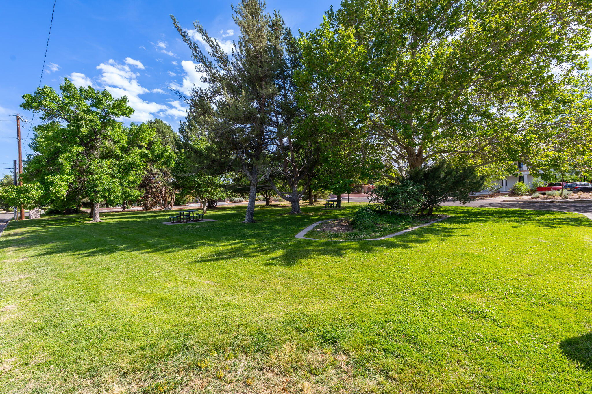 808 Parkland Circle SE