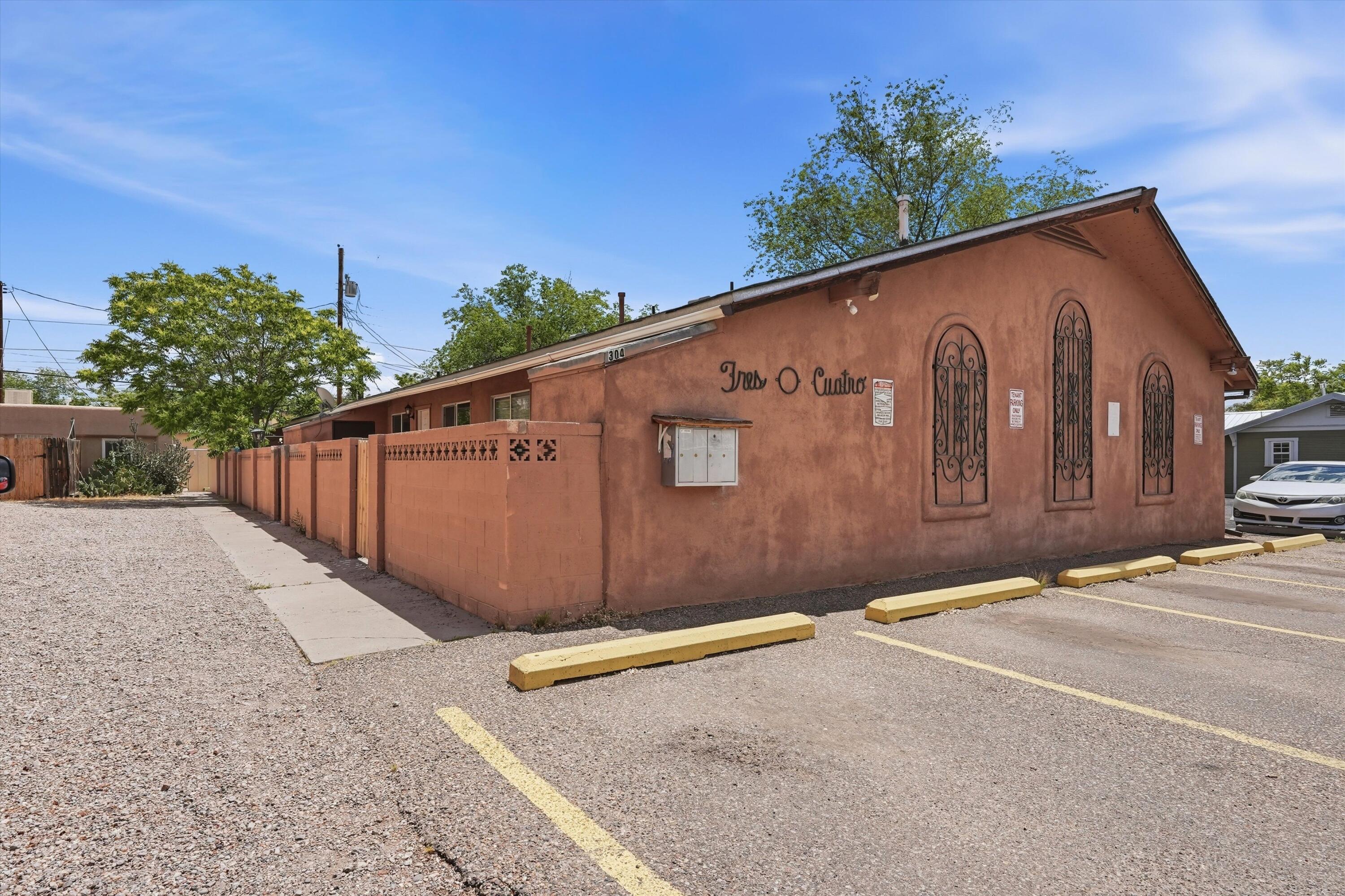 304 Vassar Drive SE