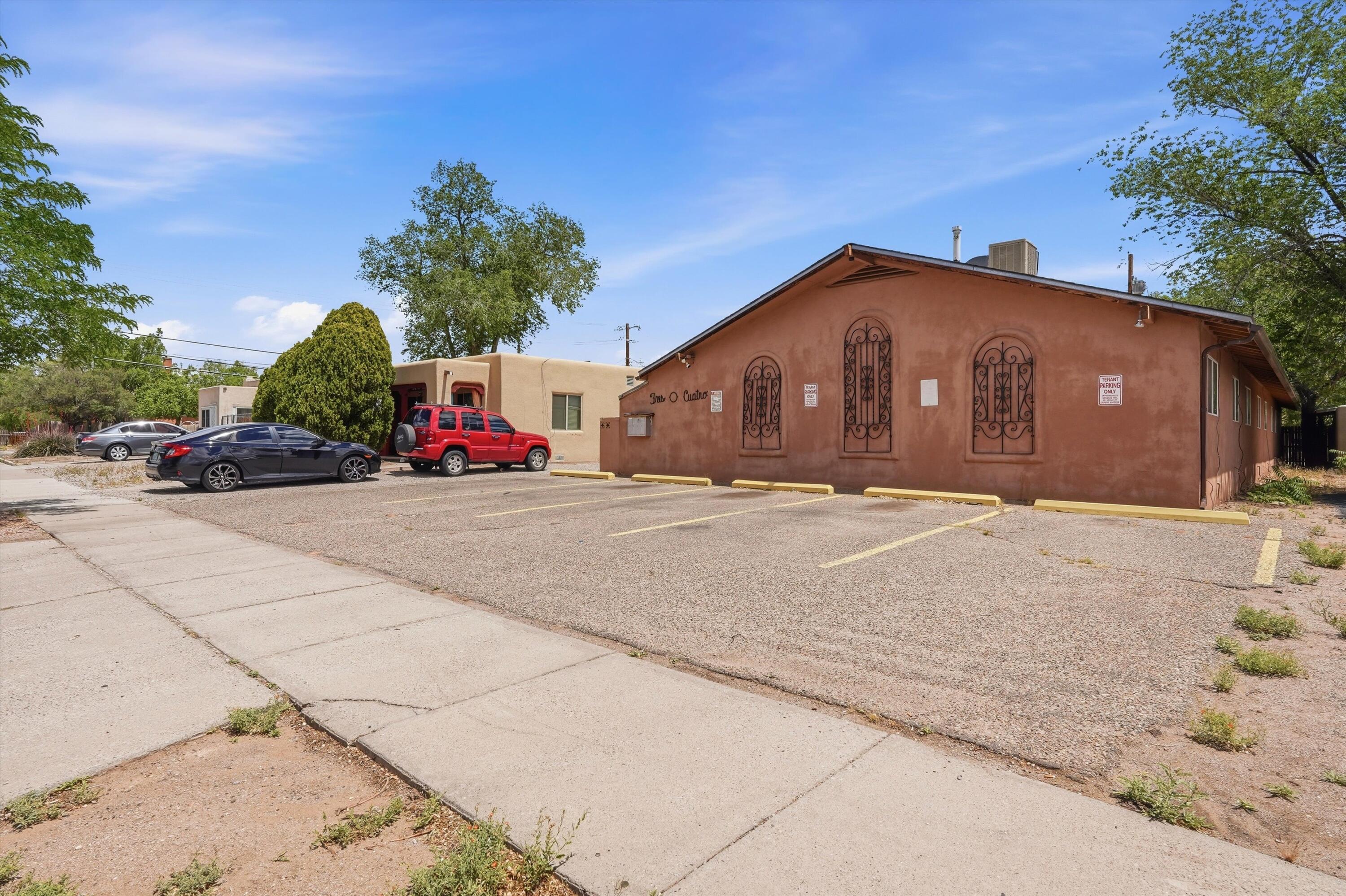 304 Vassar Drive SE