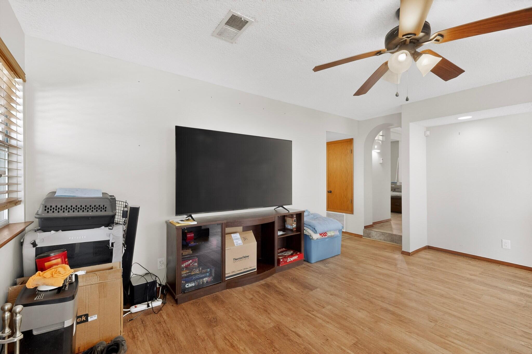 2813 Mesa Road SE