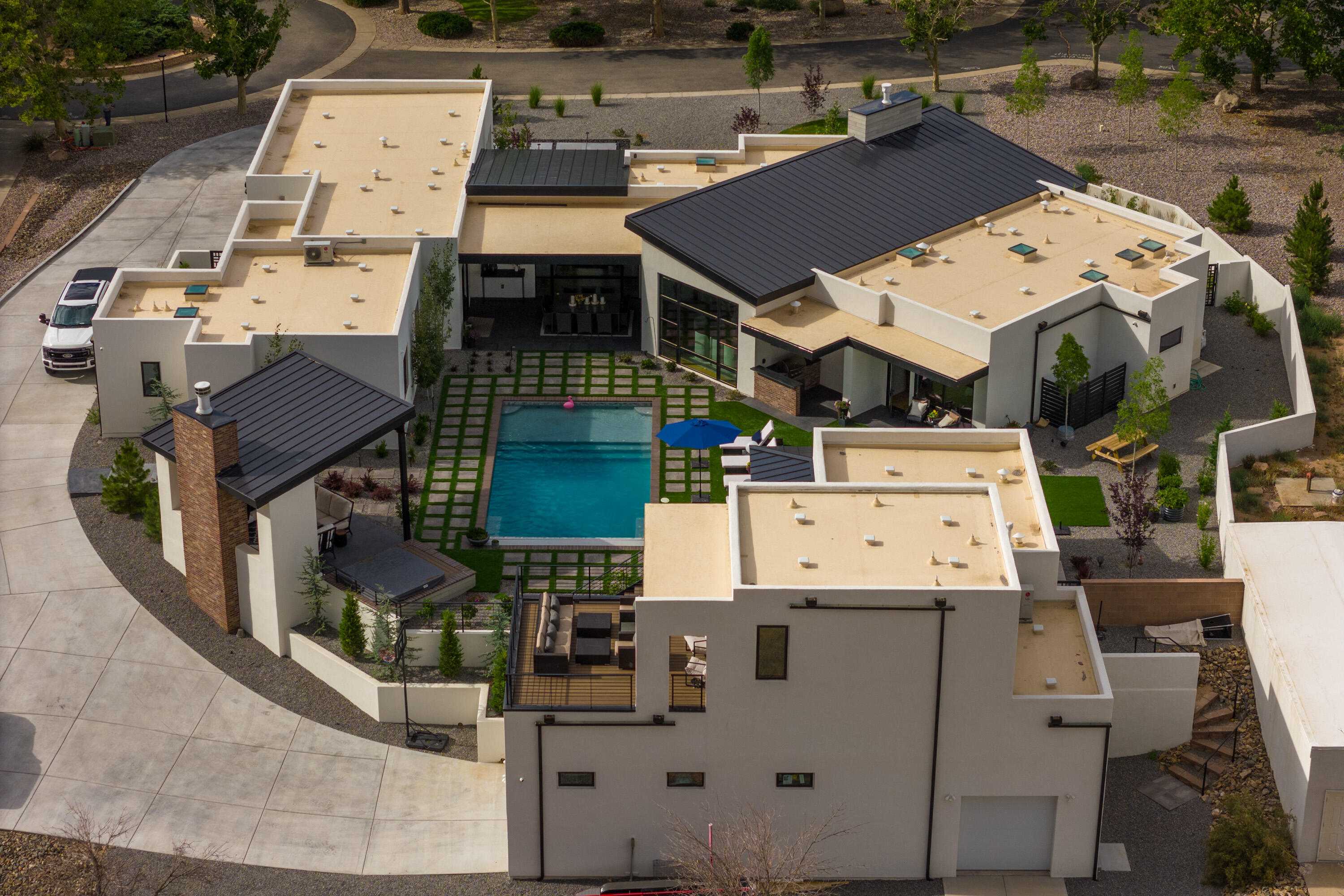 10104 San Bernardino Drive NE