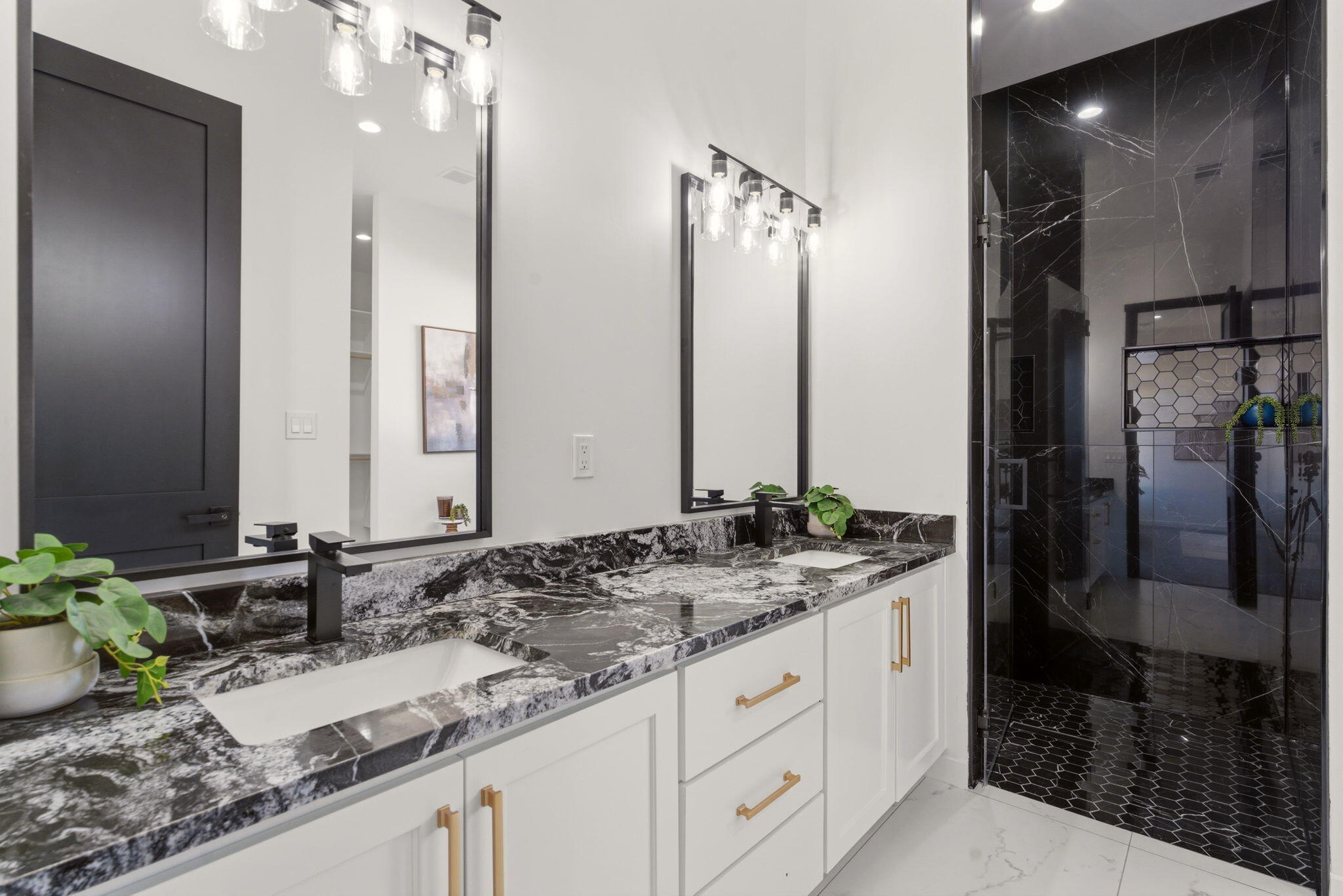 221 4th Avenue SW