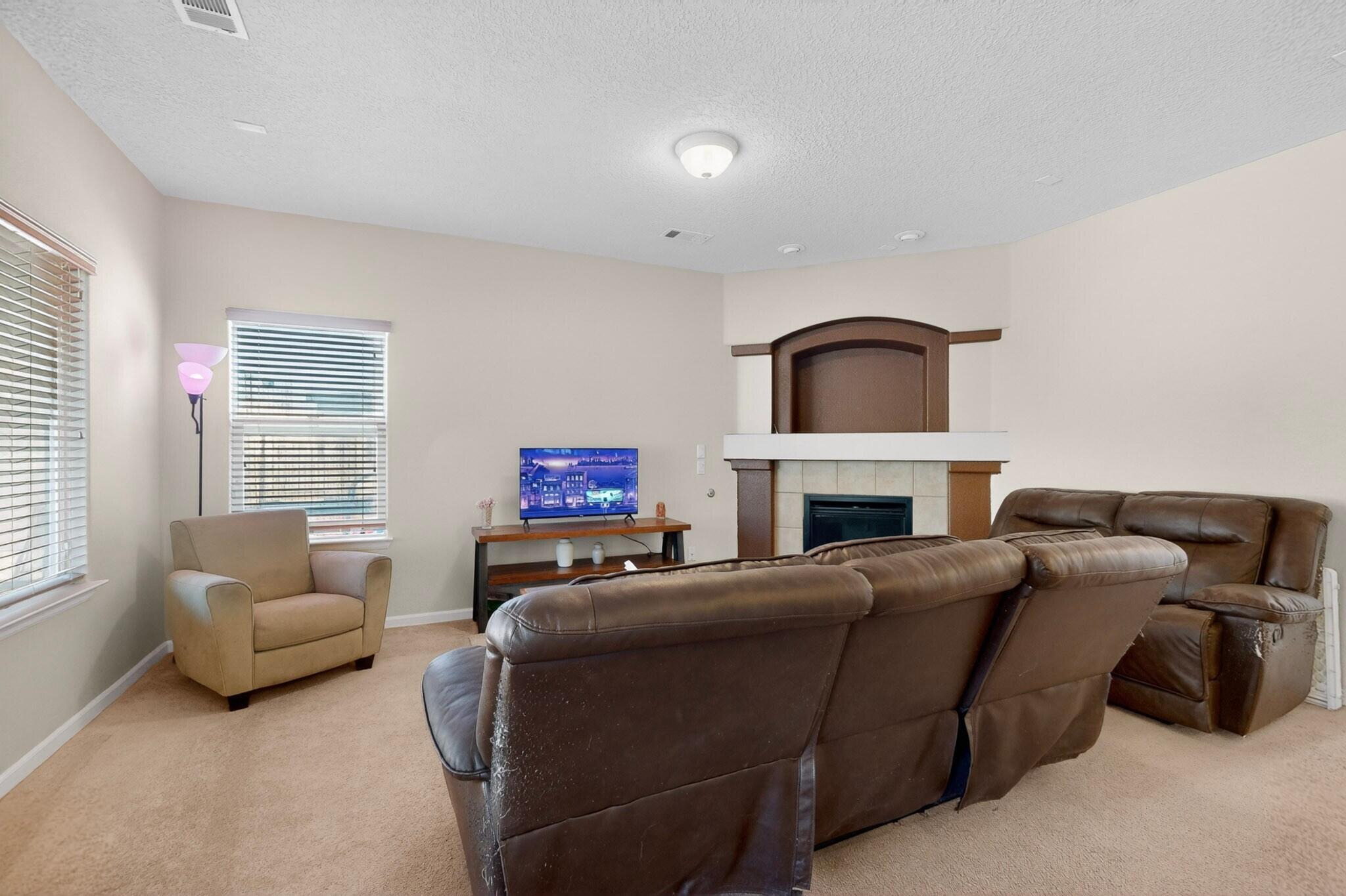 420 Vista Roja Place NE