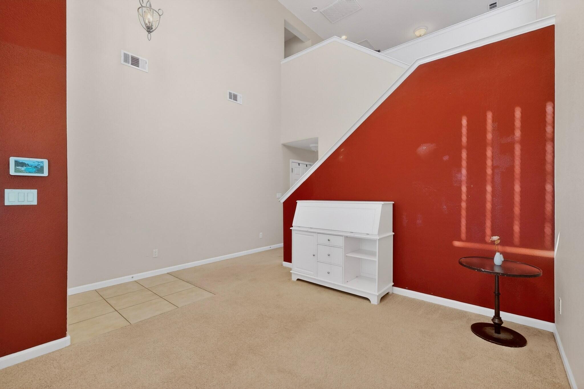 420 Vista Roja Place NE