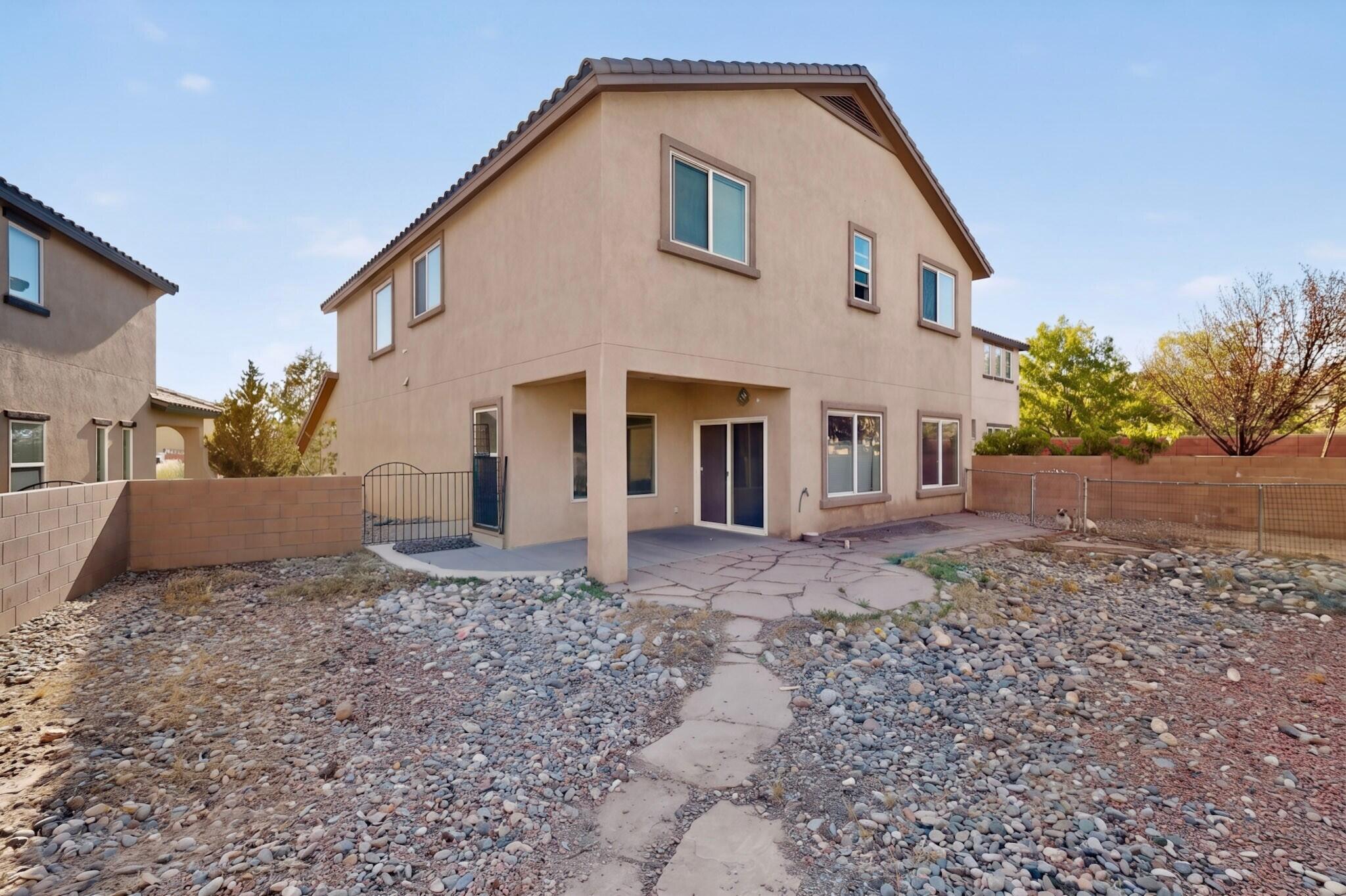 420 Vista Roja Place NE