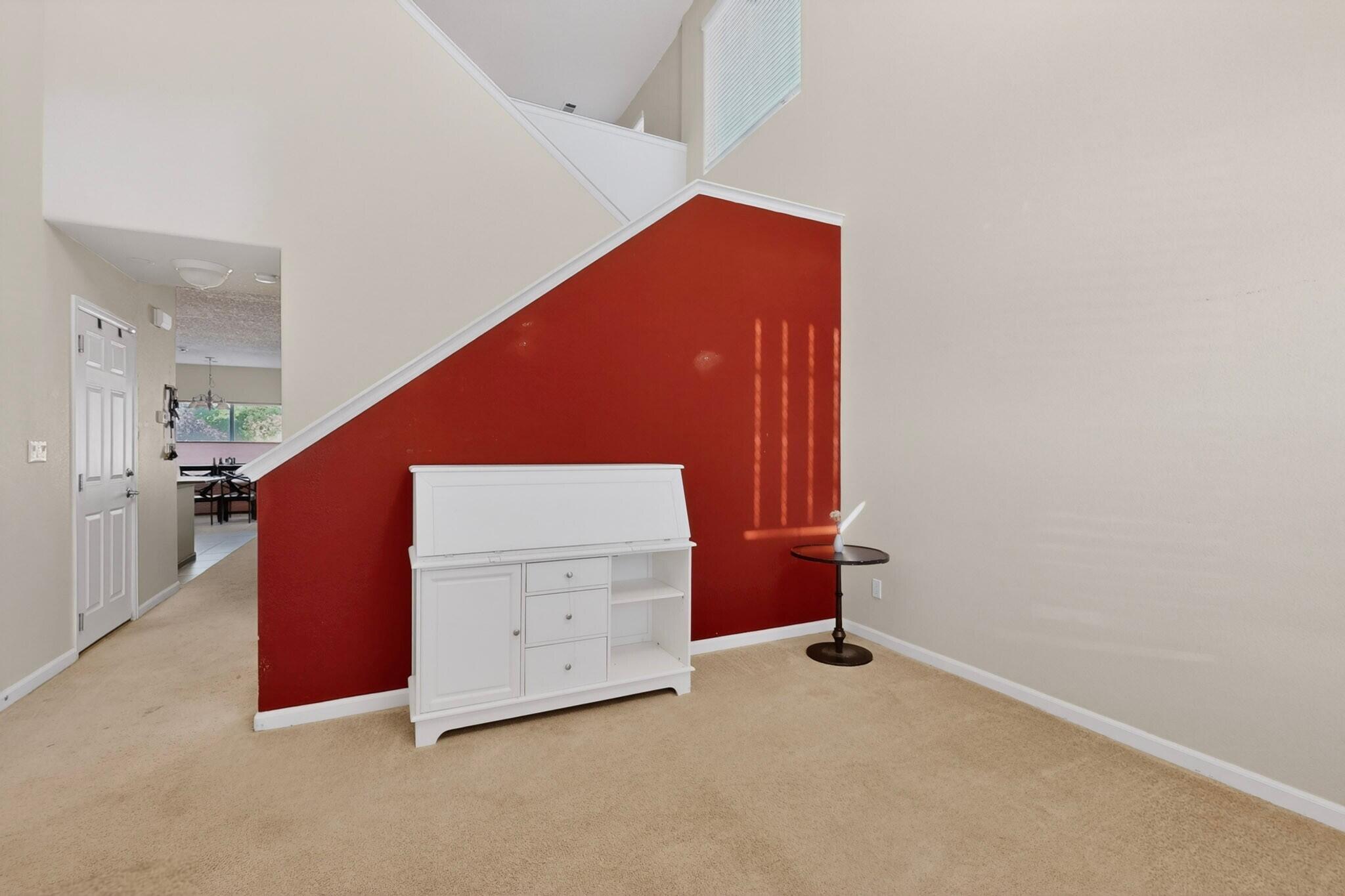 420 Vista Roja Place NE