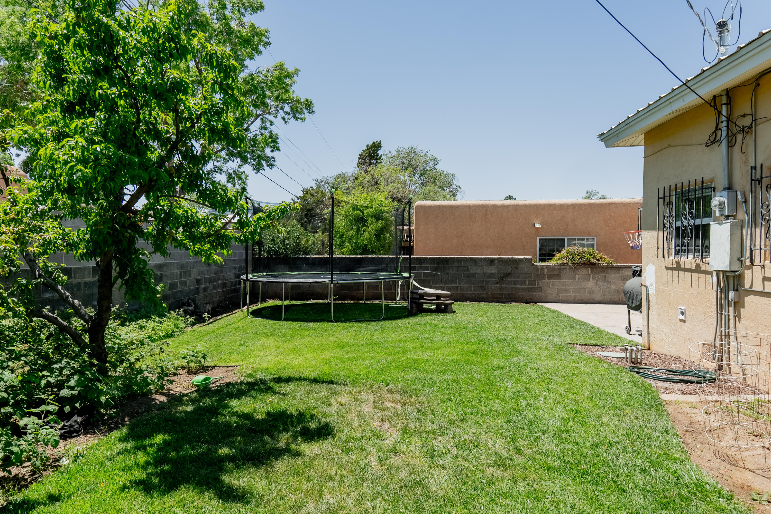 4220 Courtney Avenue NE