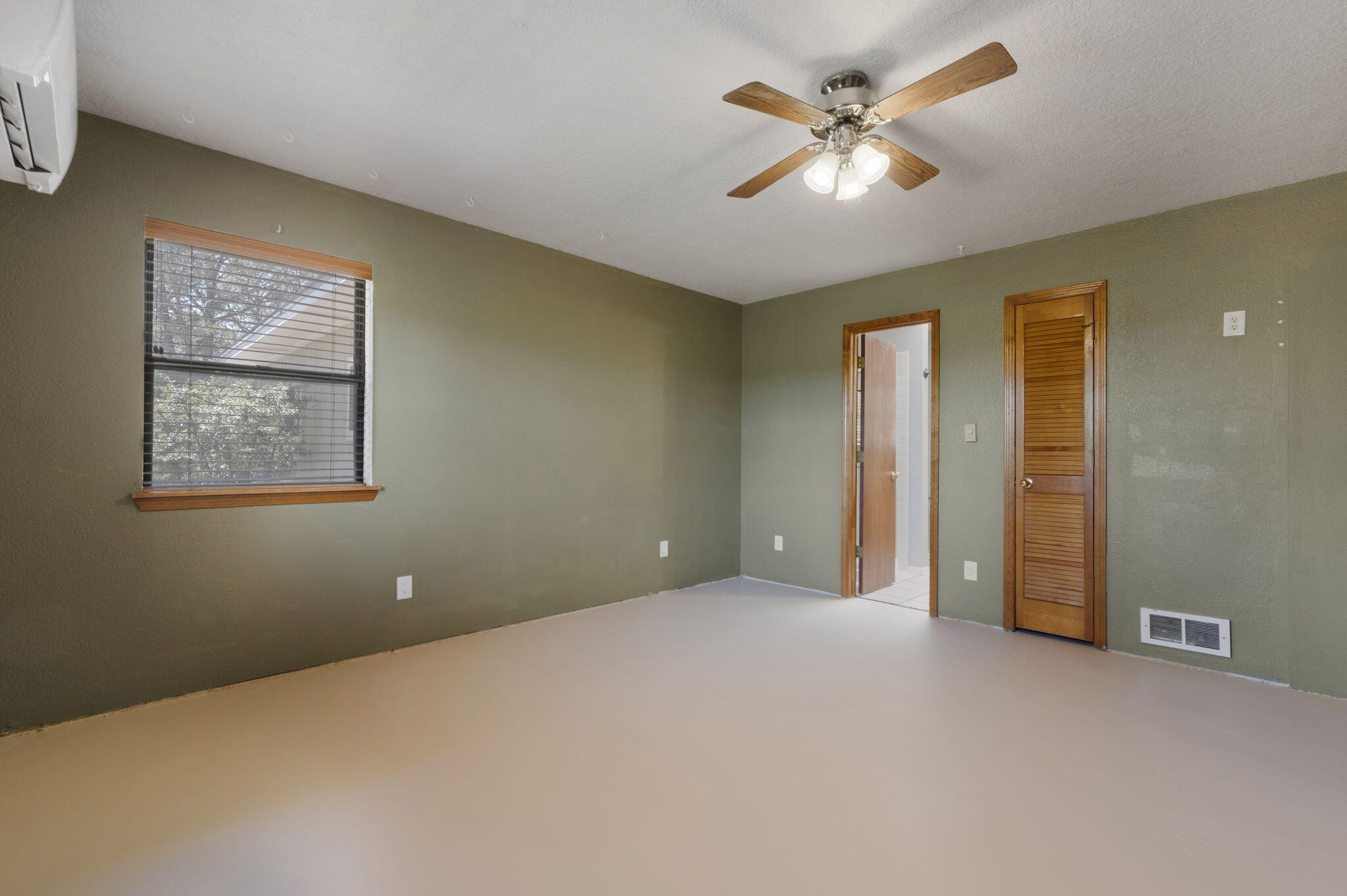 42 Thunderbird Lane