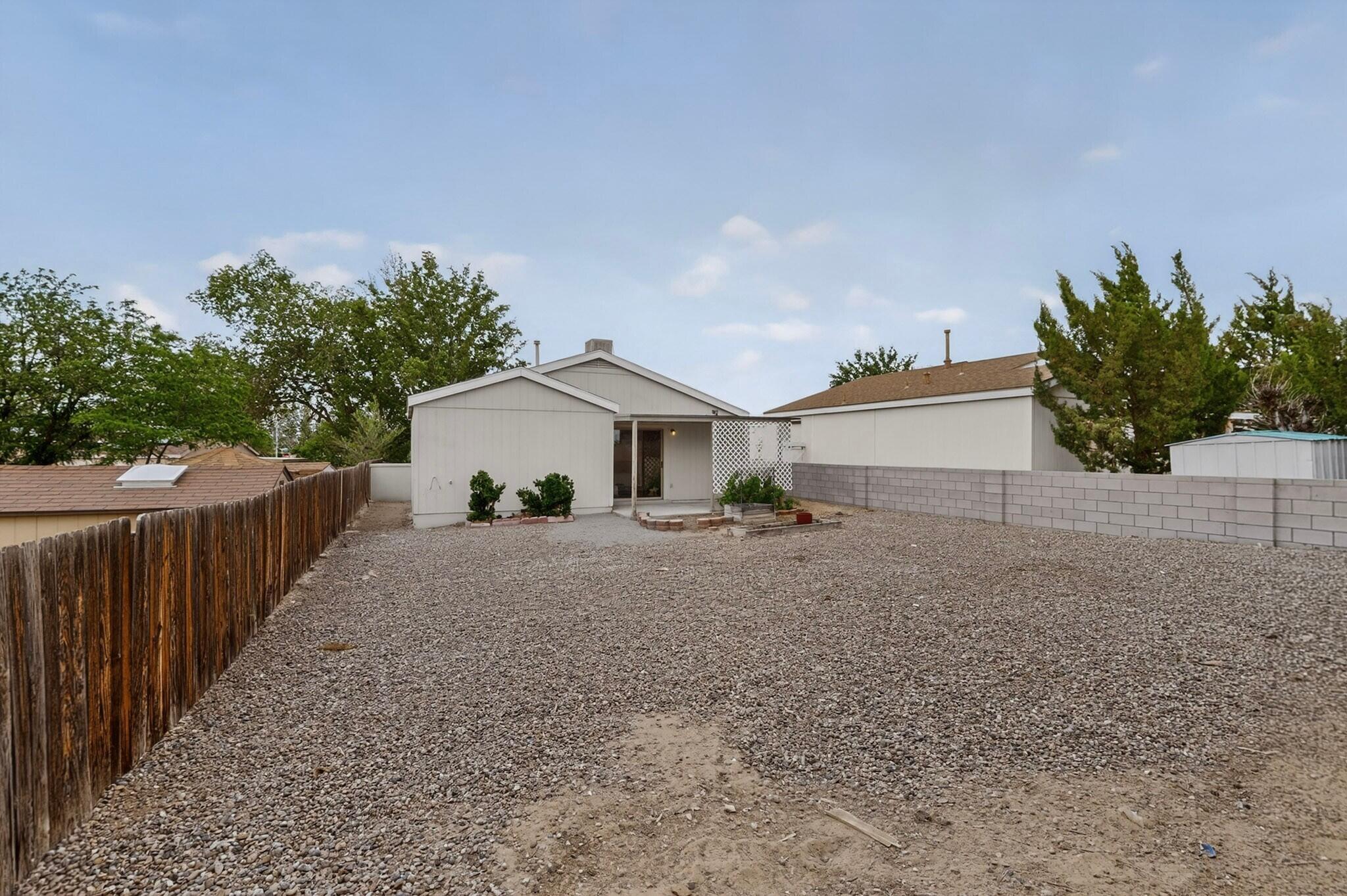 1605 Jane Place NE