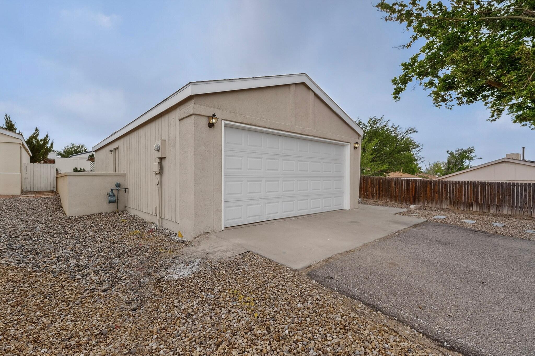 1605 Jane Place NE
