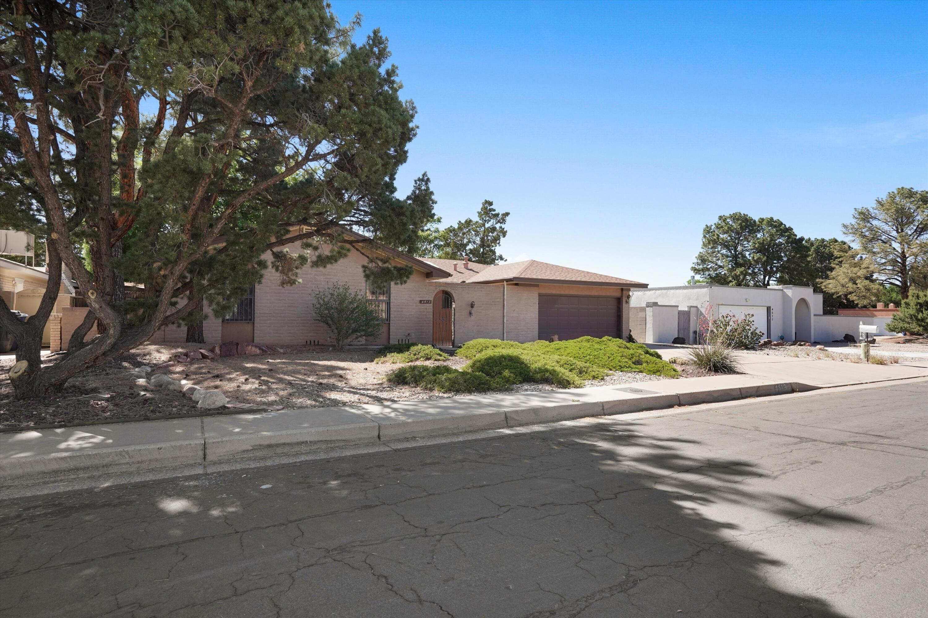 4513 Andrew Drive NE