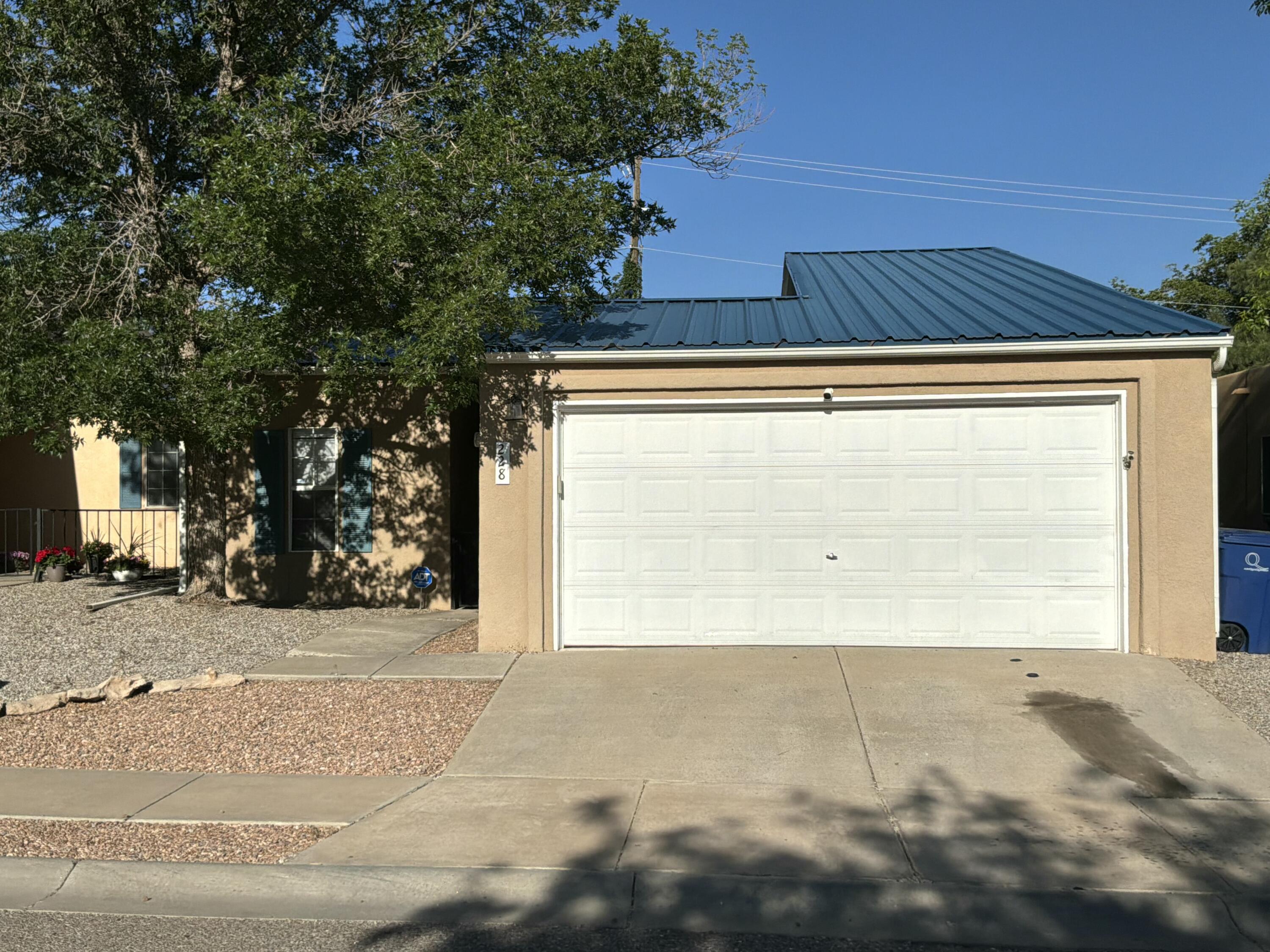 228 Hendren Lane NE