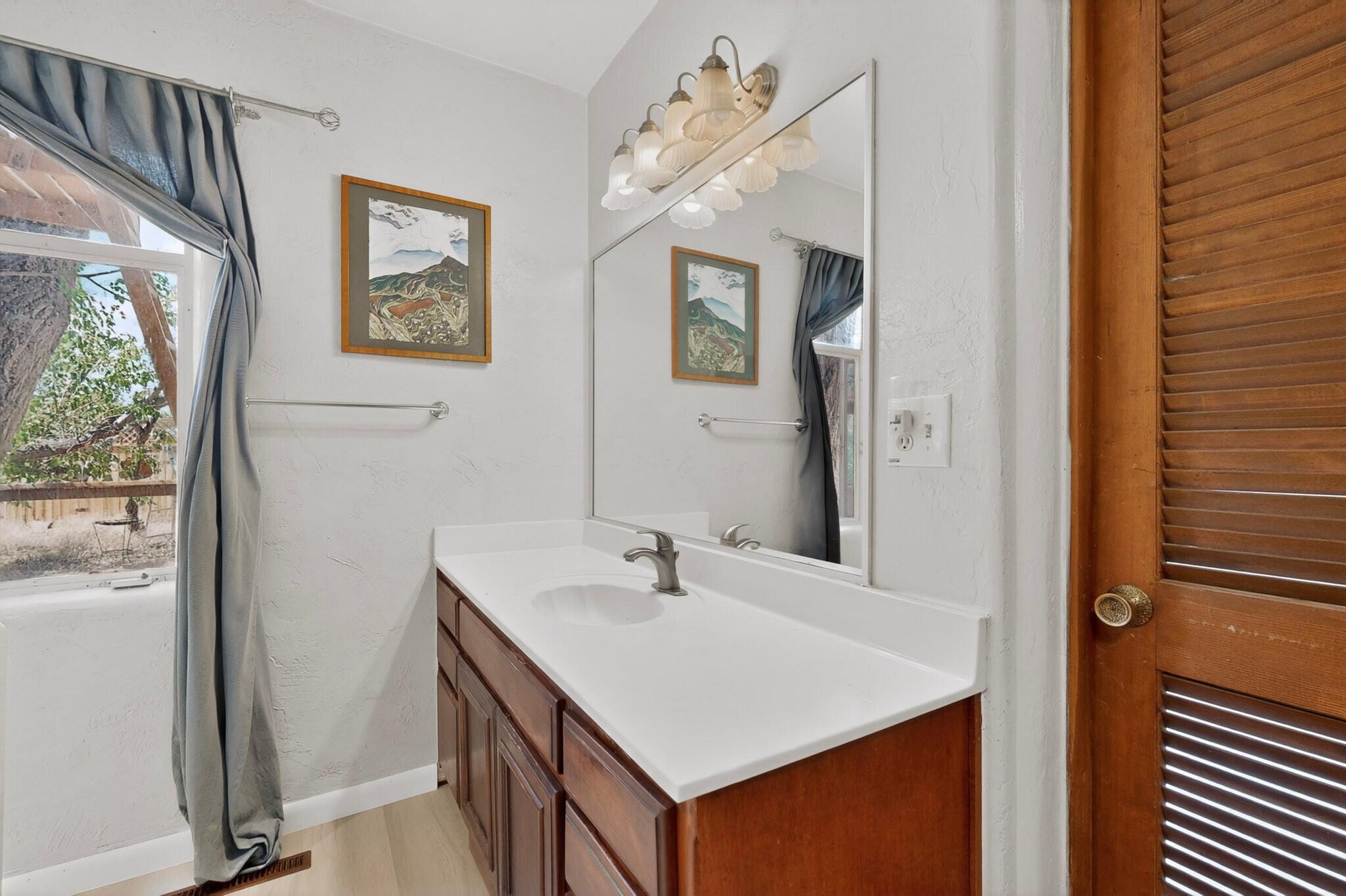 703 Solar Road NW