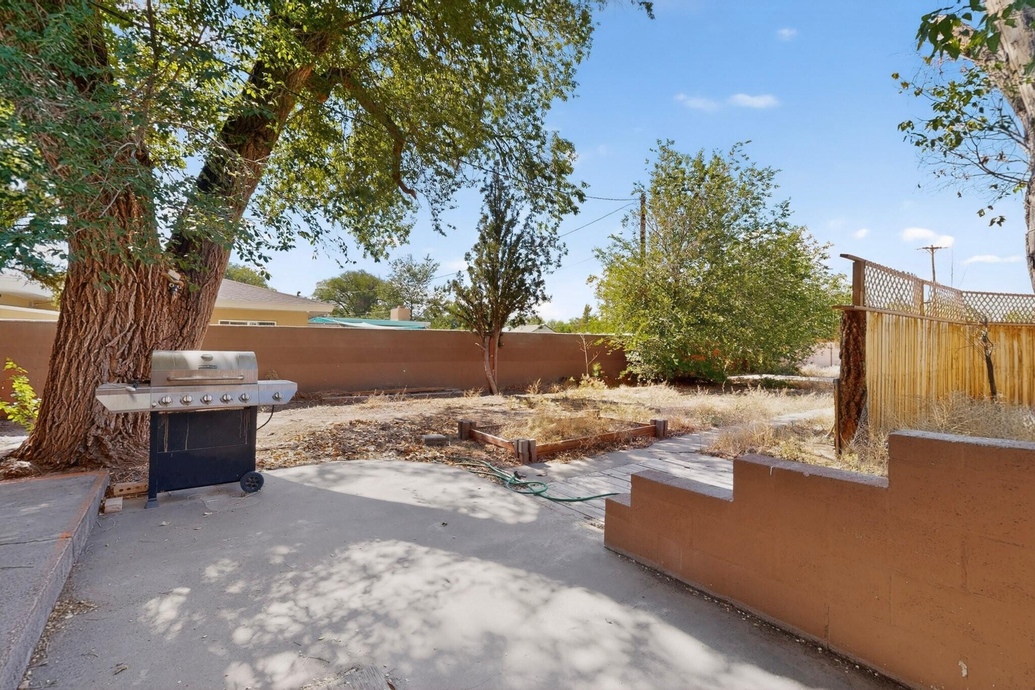 703 Solar Road NW