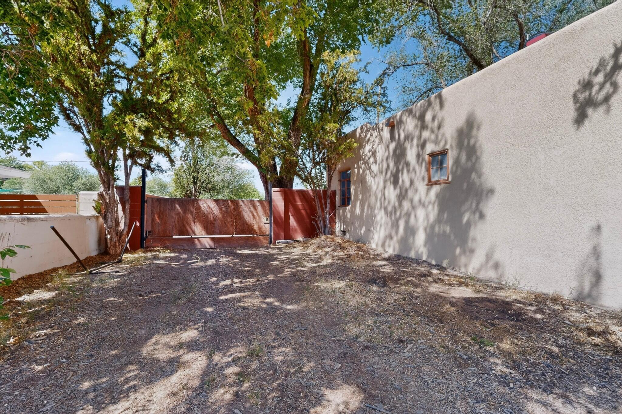 703 Solar Road NW