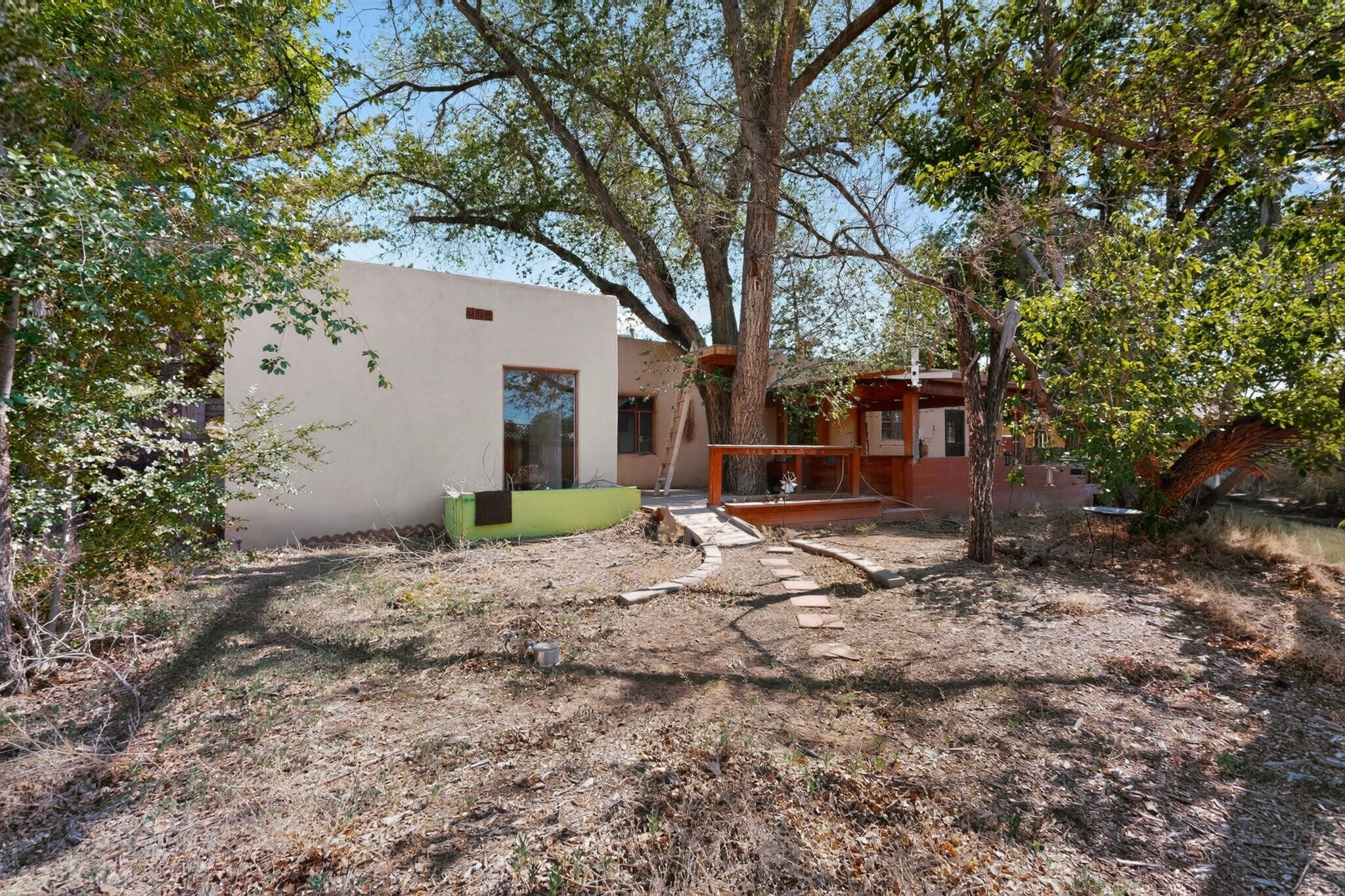 703 Solar Road NW