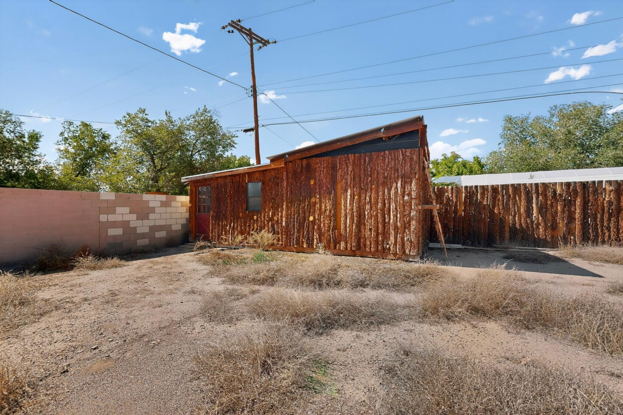 703 Solar Road NW