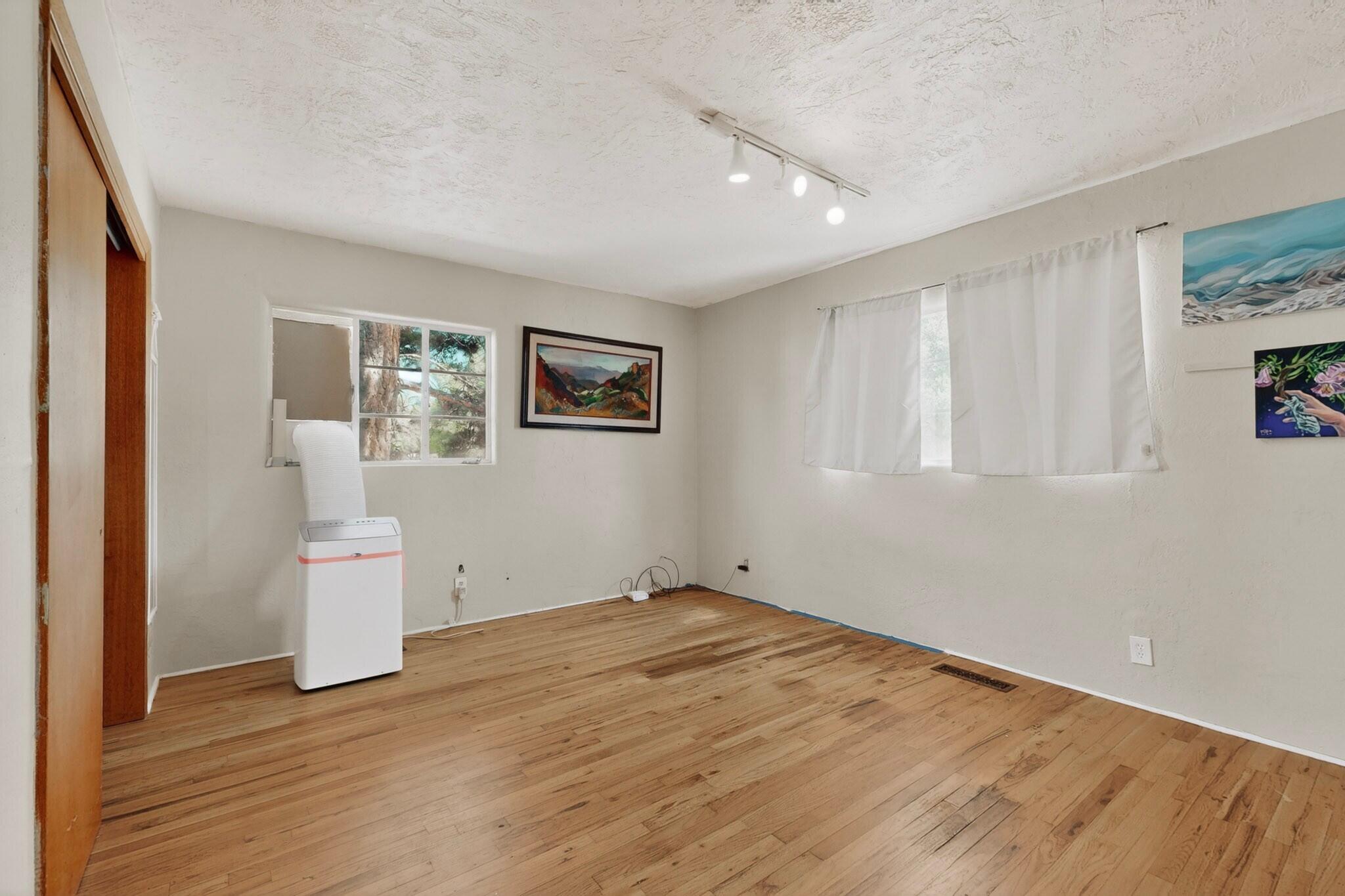 703 Solar Road NW