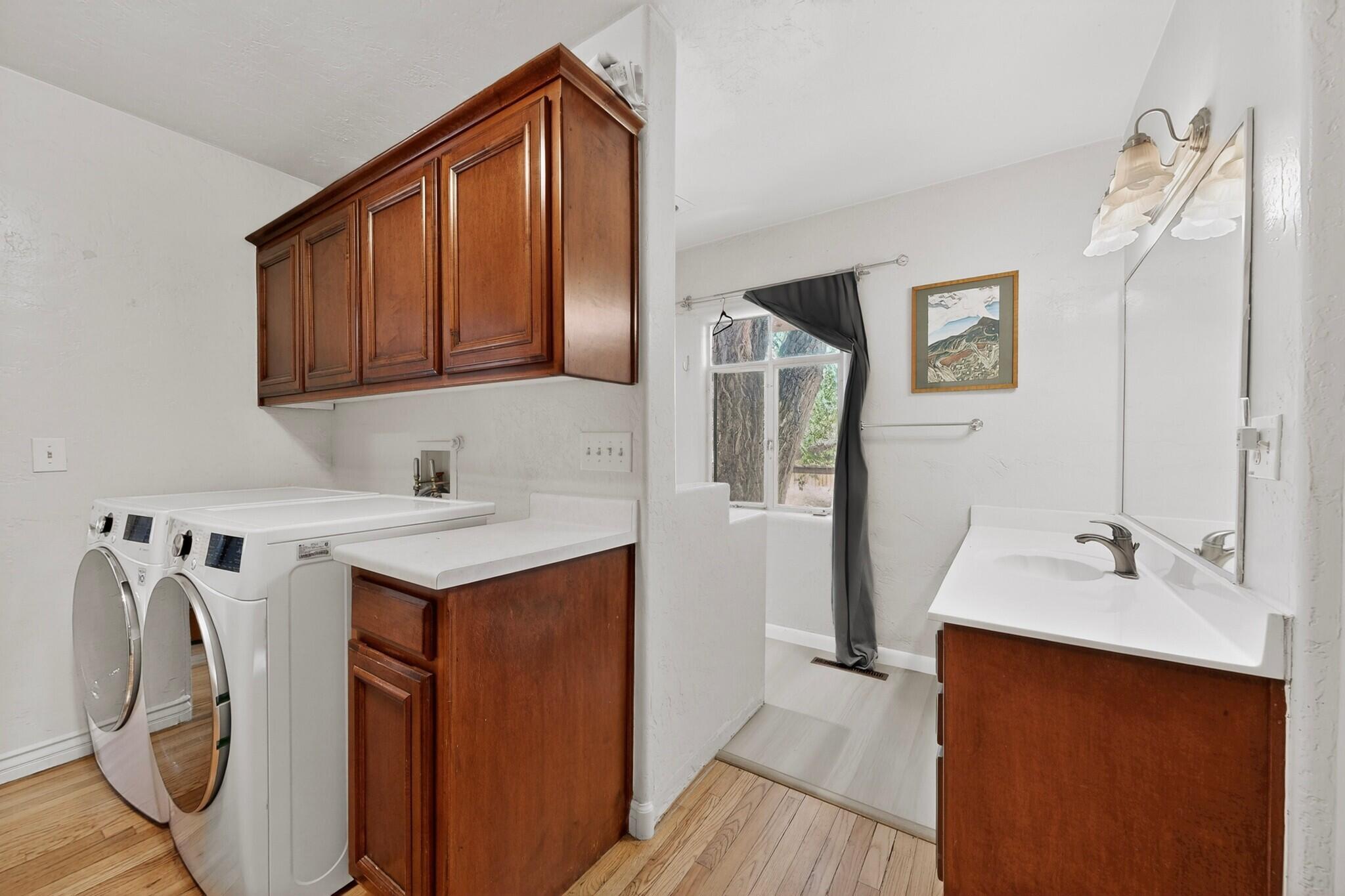 703 Solar Road NW
