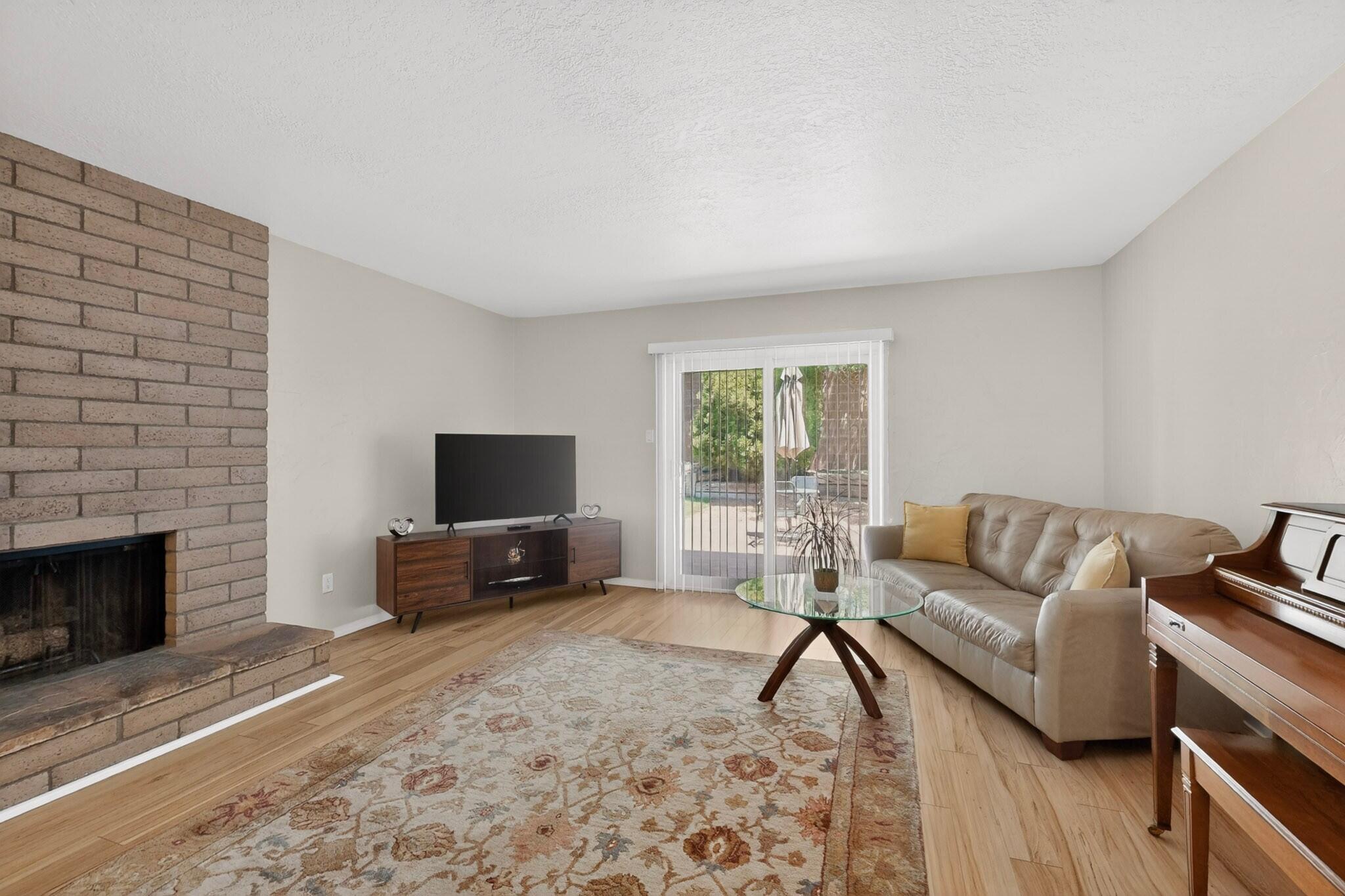 6404 Annapolis Drive NE