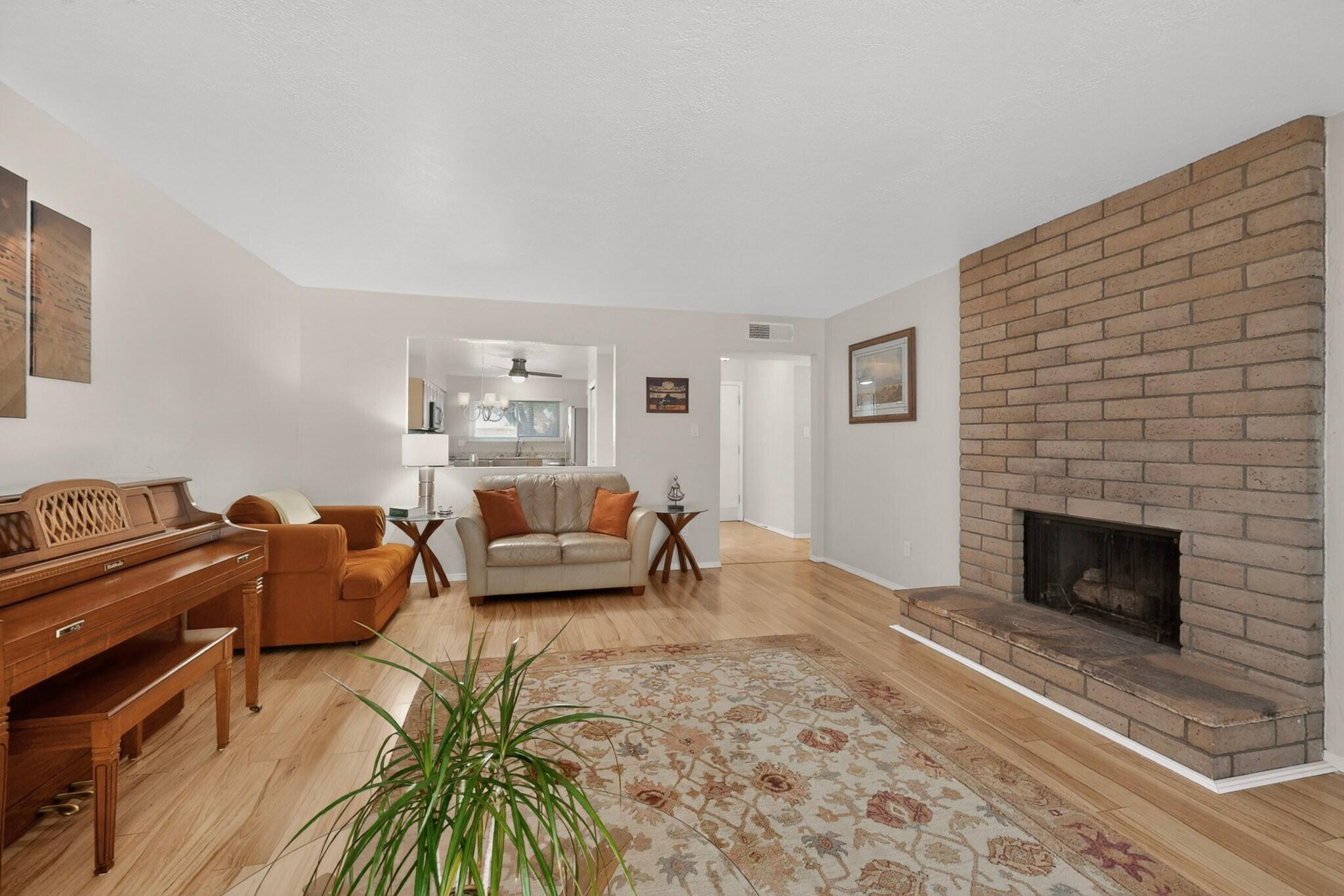 6404 Annapolis Drive NE