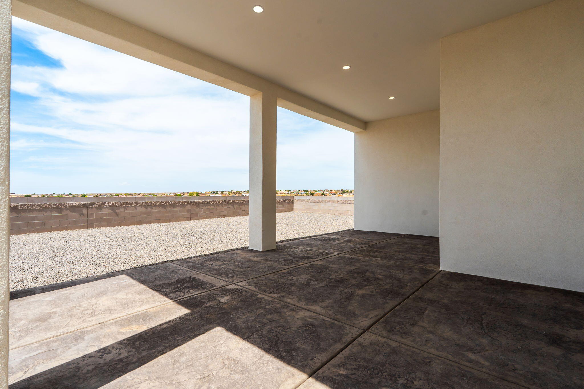 1400 Abrazo Road NE