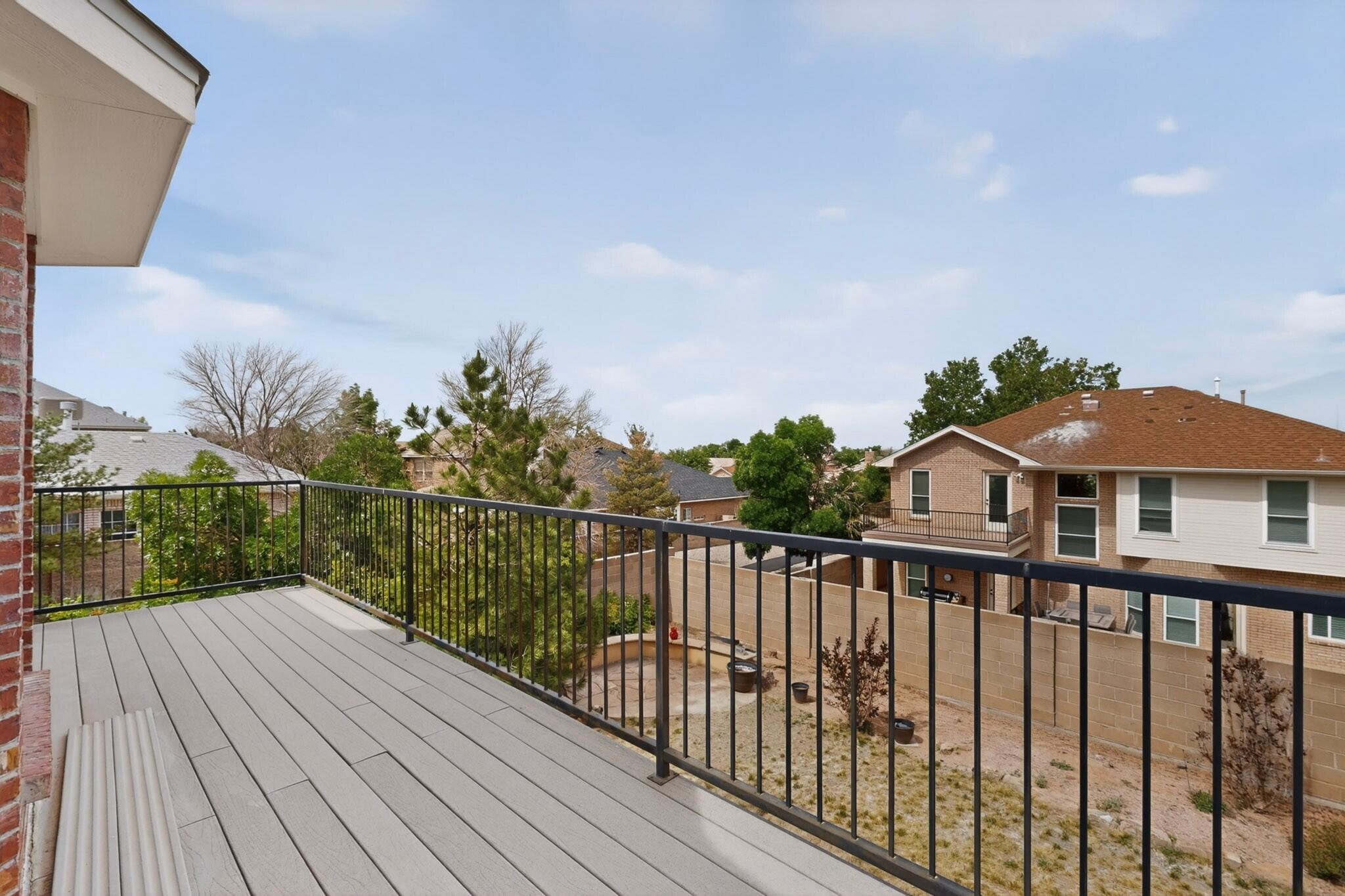 8401 Calle Adolanto NE
