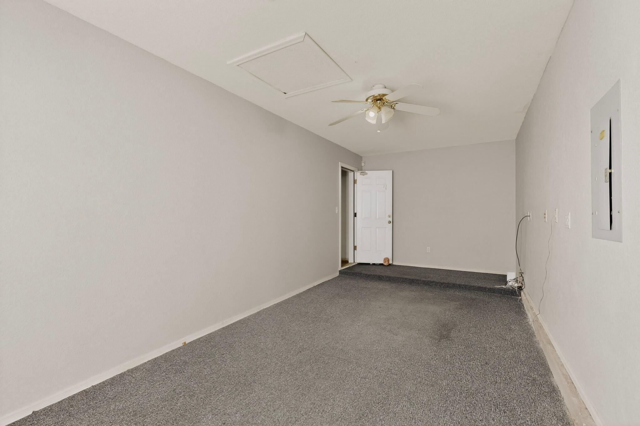 8401 Calle Adolanto NE