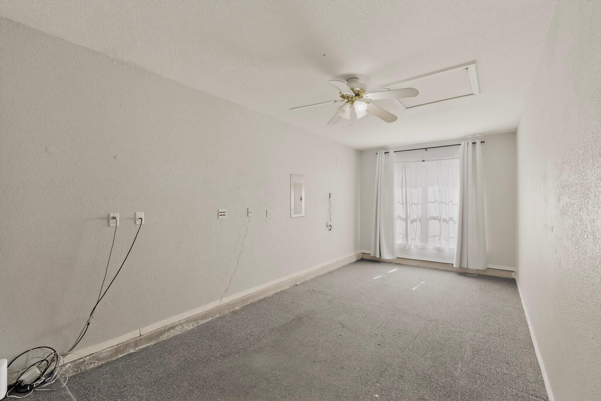 8401 Calle Adolanto NE